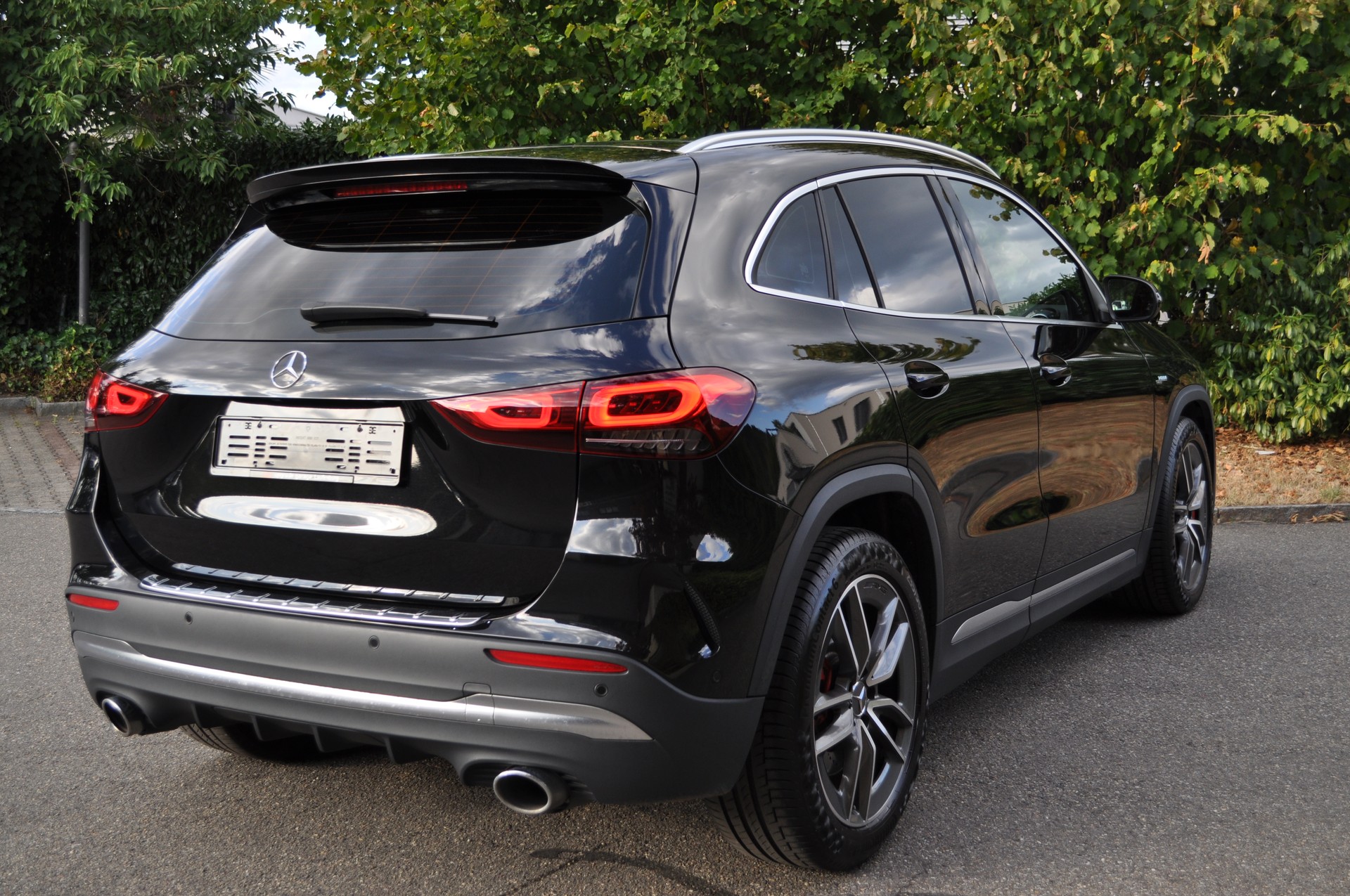 MERCEDES-BENZ GLA 35 AMG 4Matic 8G-Speedshift DCT-image-3