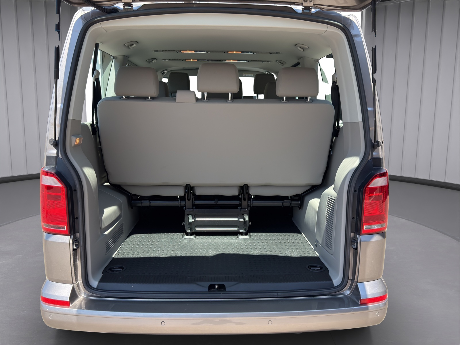 VW T6 Caravelle 2.0 TDI Comfortline Liberty 4Mot. DSG-image-13