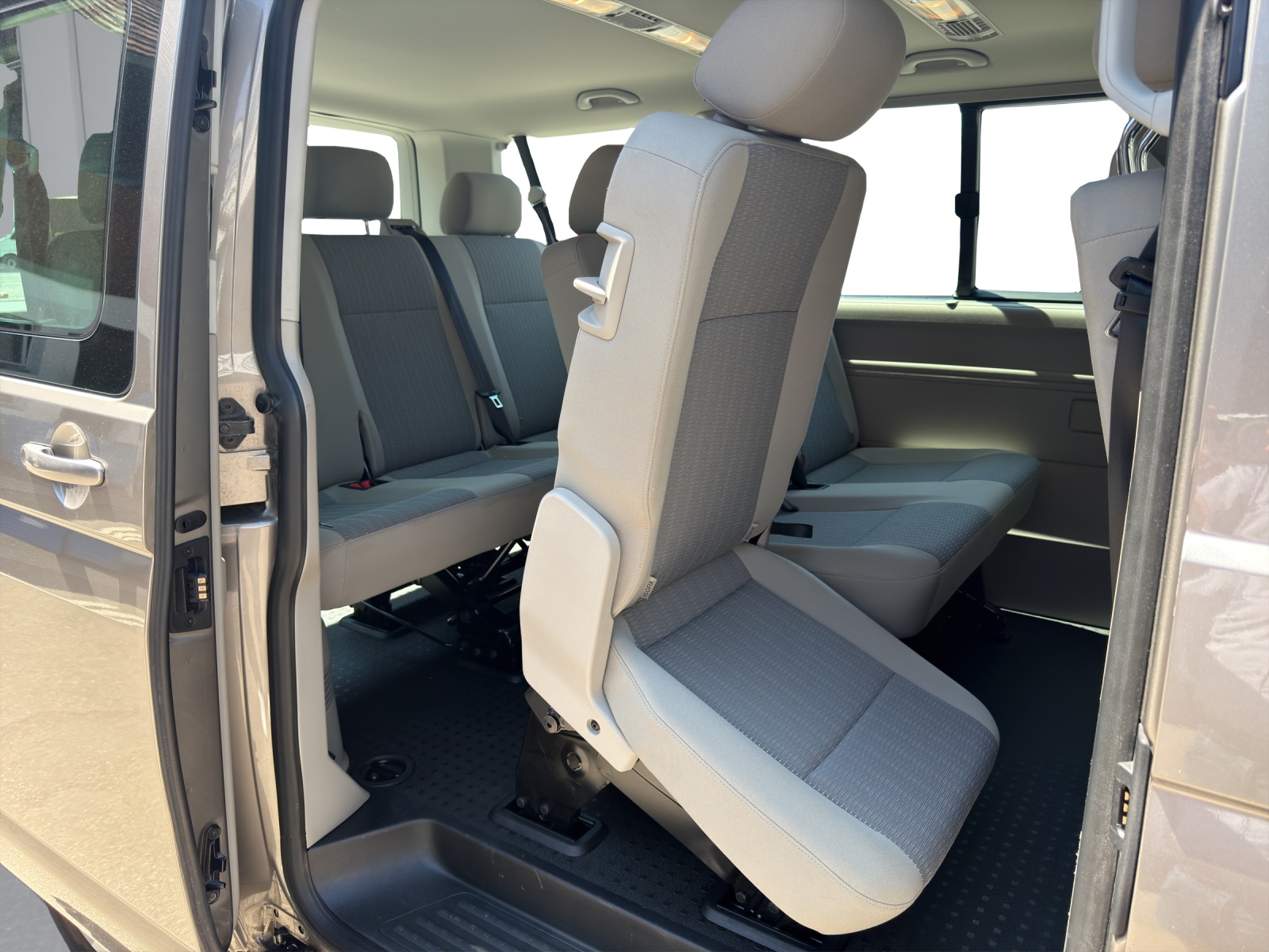 VW T6 Caravelle 2.0 TDI Comfortline Liberty 4Mot. DSG-image-11