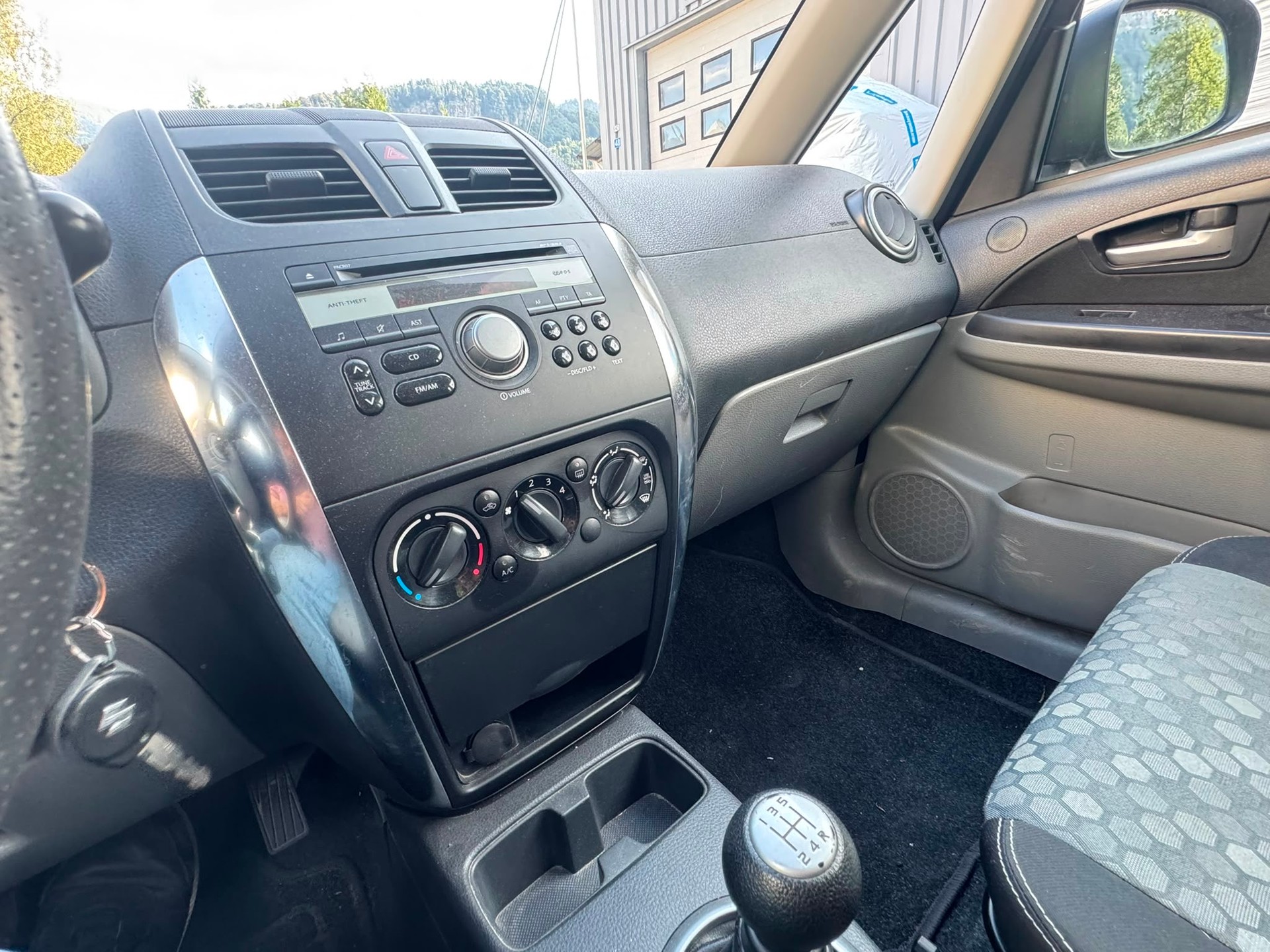 SUZUKI SX4 1.6 16V GL Top Indigo 4WD-image-4