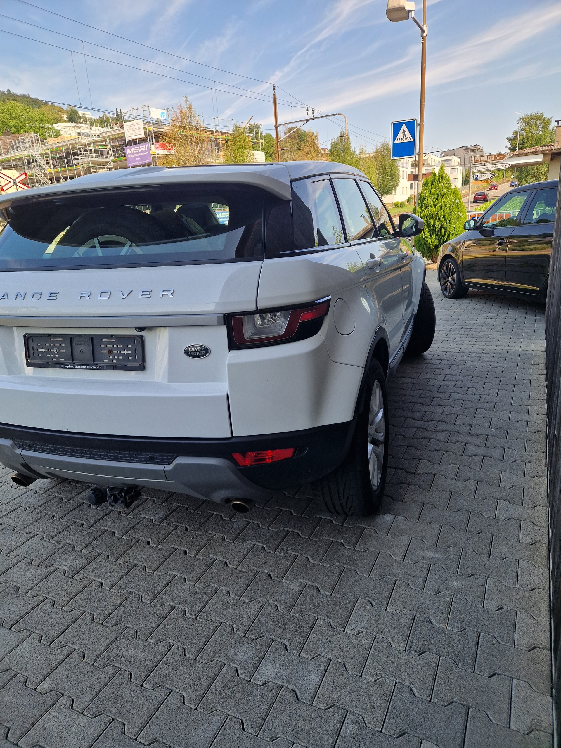 LAND ROVER Range Rover Evoque 2.0 TD4 SE Dynamic-image-4