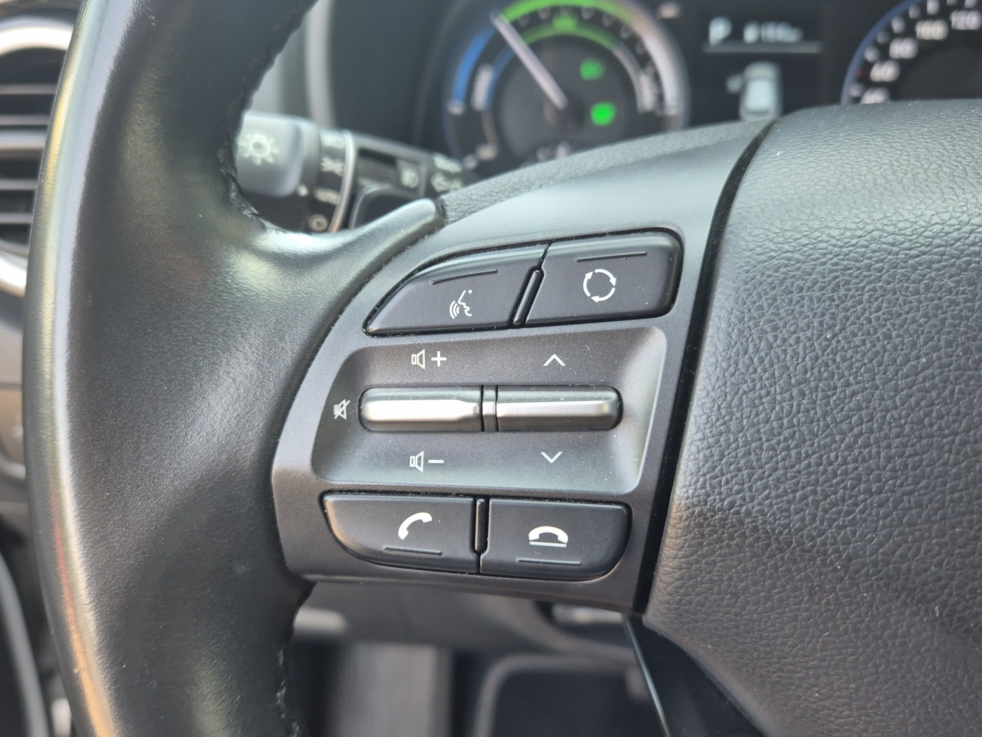 HYUNDAI Kona 1.6 GDi HEV Amplia DCT-image-12