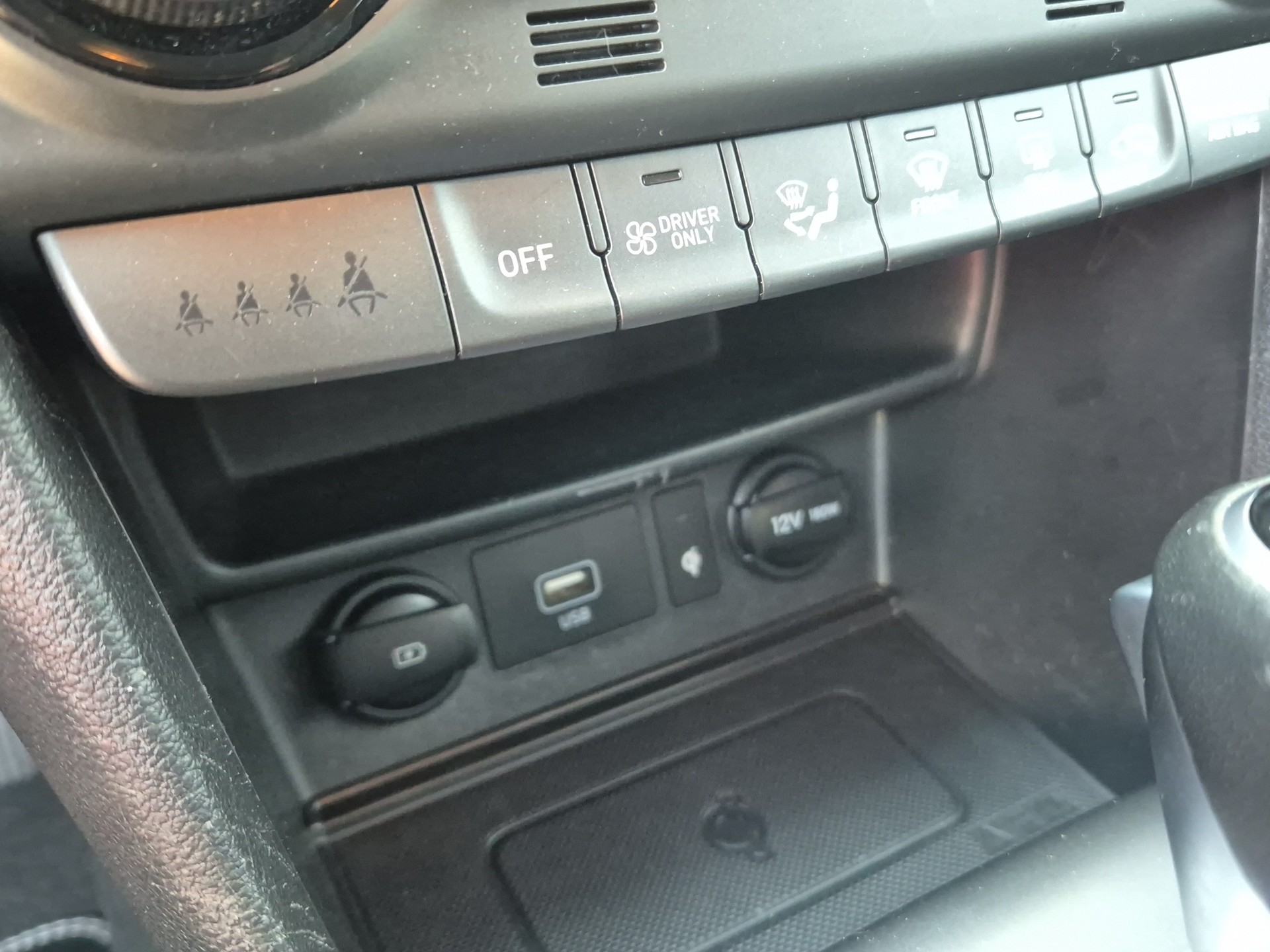 HYUNDAI Kona 1.6 GDi HEV Amplia DCT-image-13