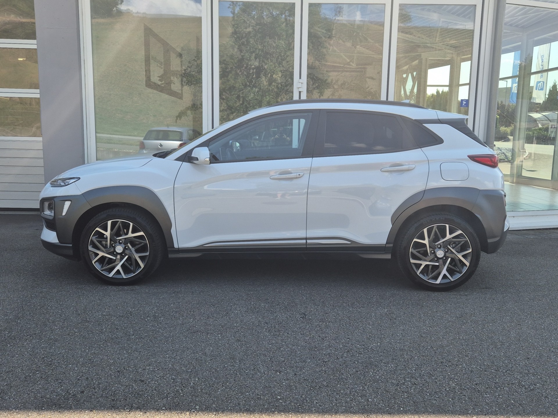HYUNDAI Kona 1.6 GDi HEV Amplia DCT-image-2