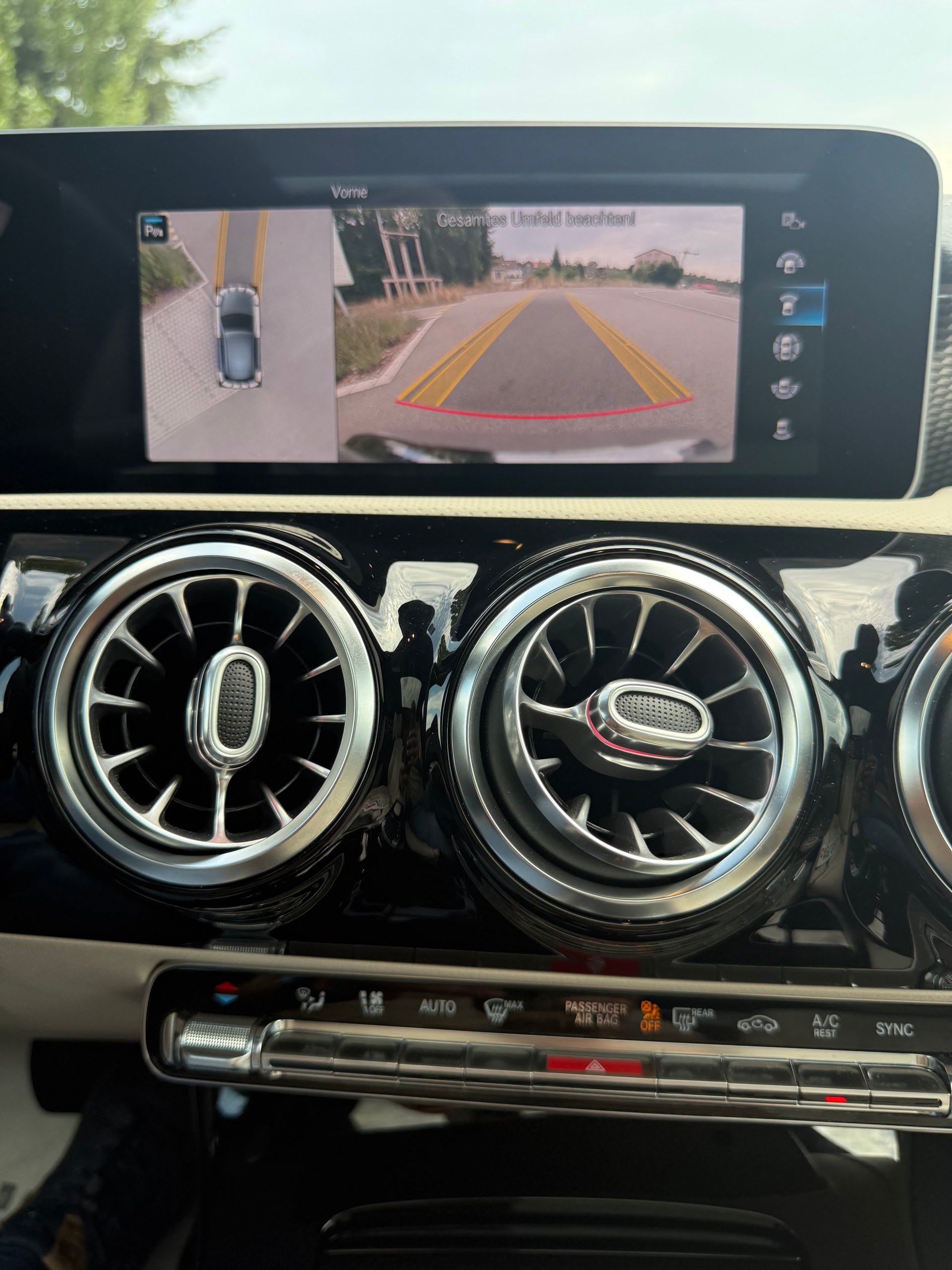 MERCEDES-BENZ A 200 Progressive 7G-DCT-image-6