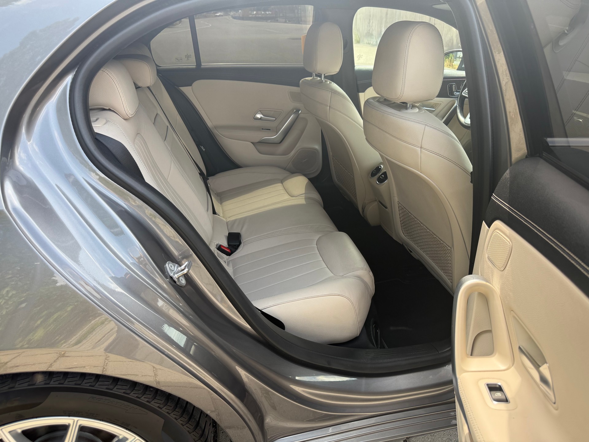 MERCEDES-BENZ A 200 Progressive 7G-DCT-image-13