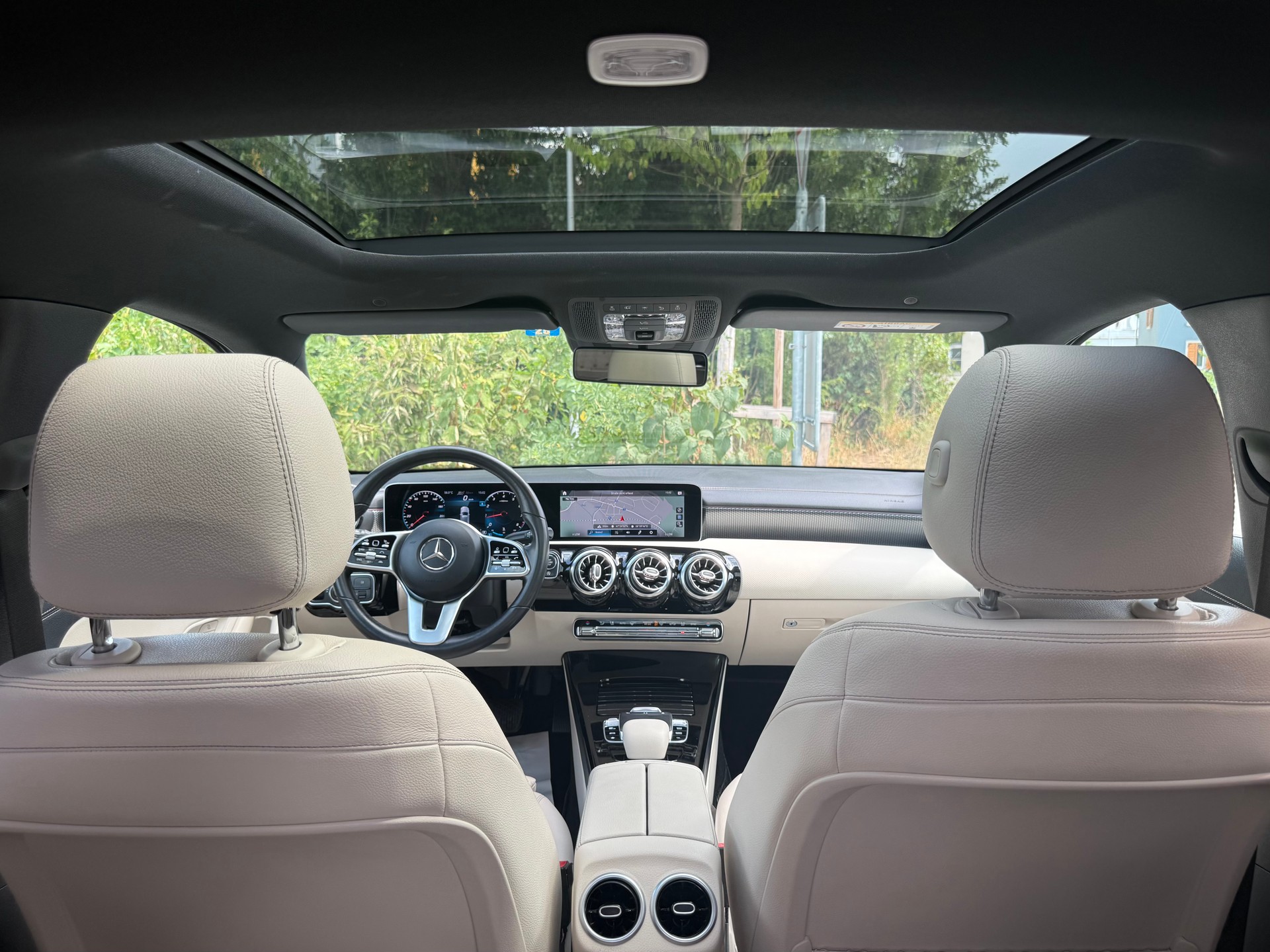 MERCEDES-BENZ A 200 Progressive 7G-DCT-image-4
