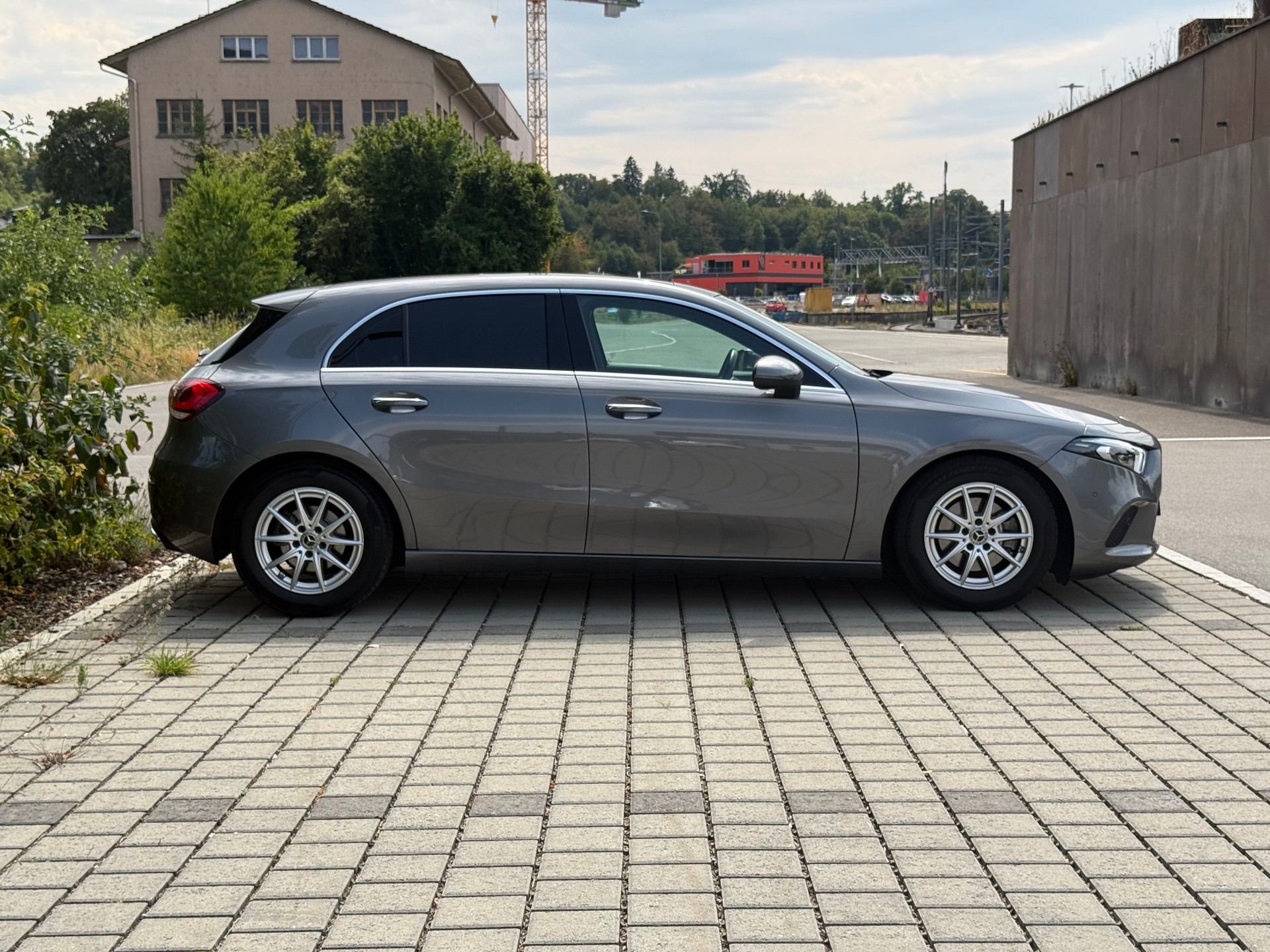 MERCEDES-BENZ A 200 Progressive 7G-DCT-image-2