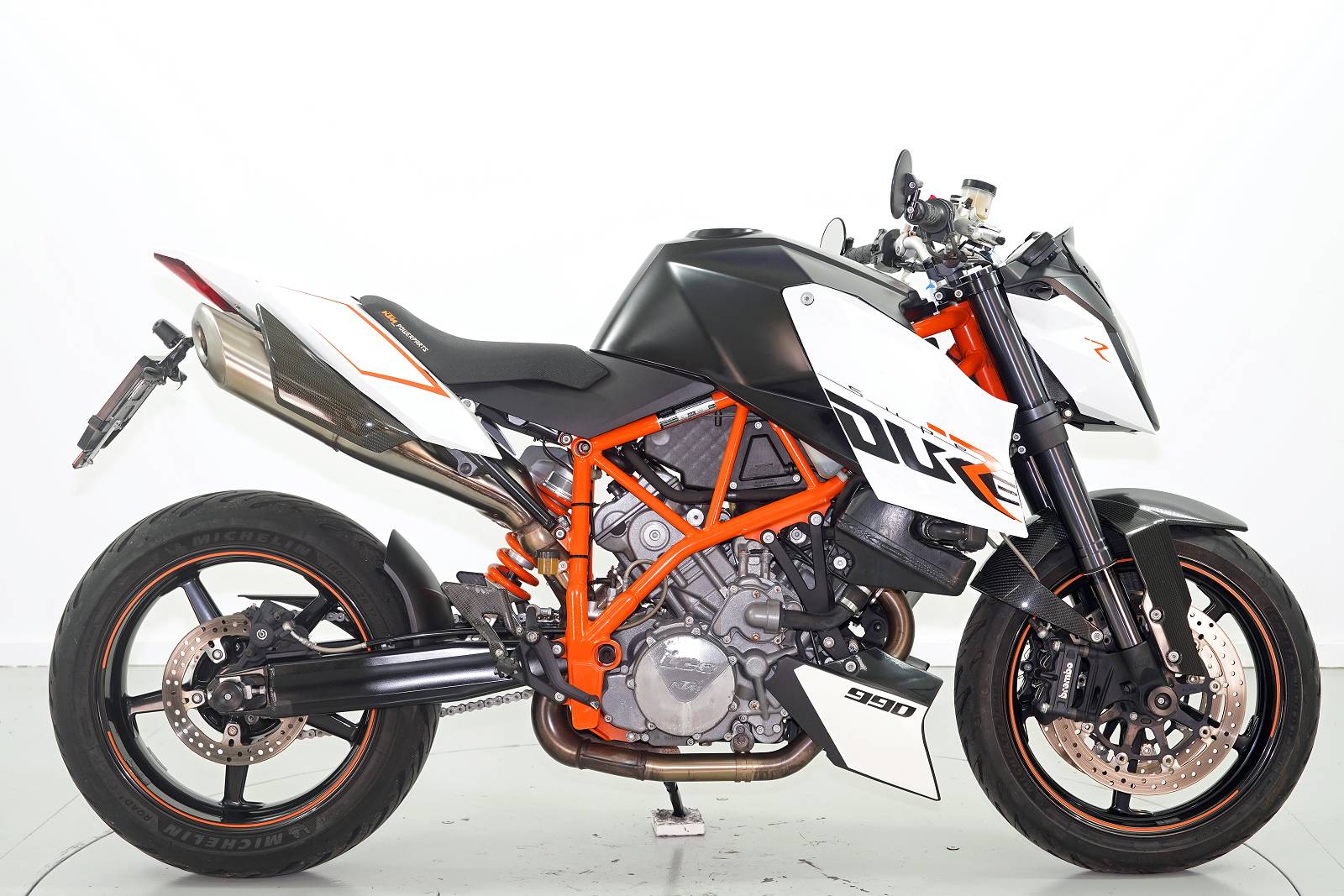 KTM 990 Super Duke R-showroom-element-3