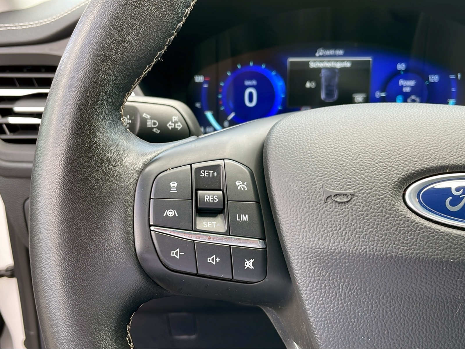 FORD Kuga 2.5 Plug-in Hybrid Vignale-image-6