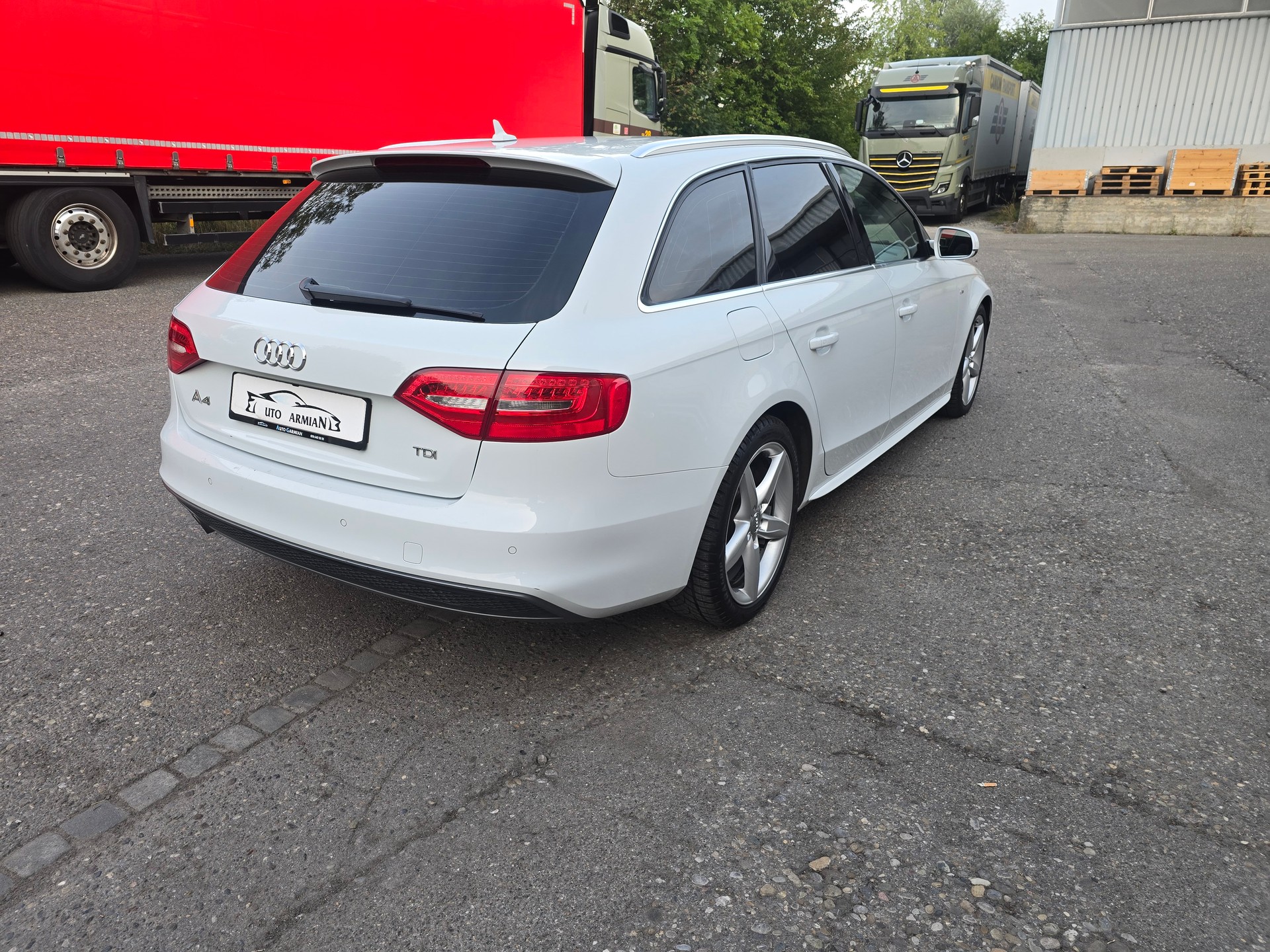 AUDI A4 Avant 2.0 TDI Attraction multitronic-image-4