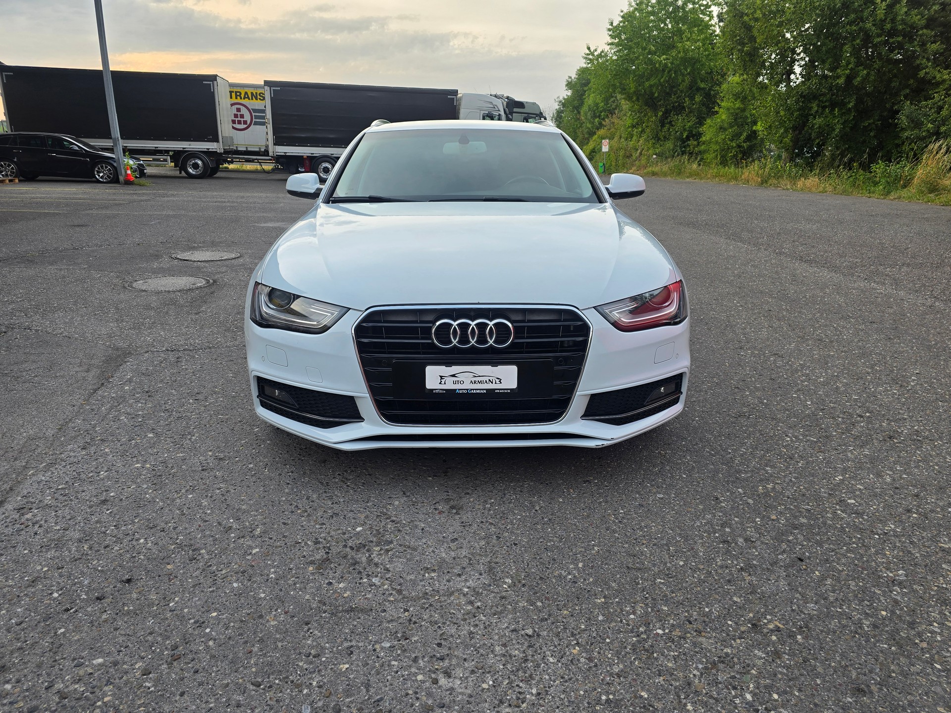 AUDI A4 Avant 2.0 TDI Attraction multitronic-image-0