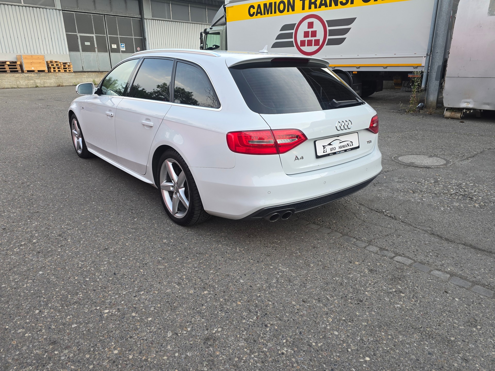 AUDI A4 Avant 2.0 TDI Attraction multitronic-image-5
