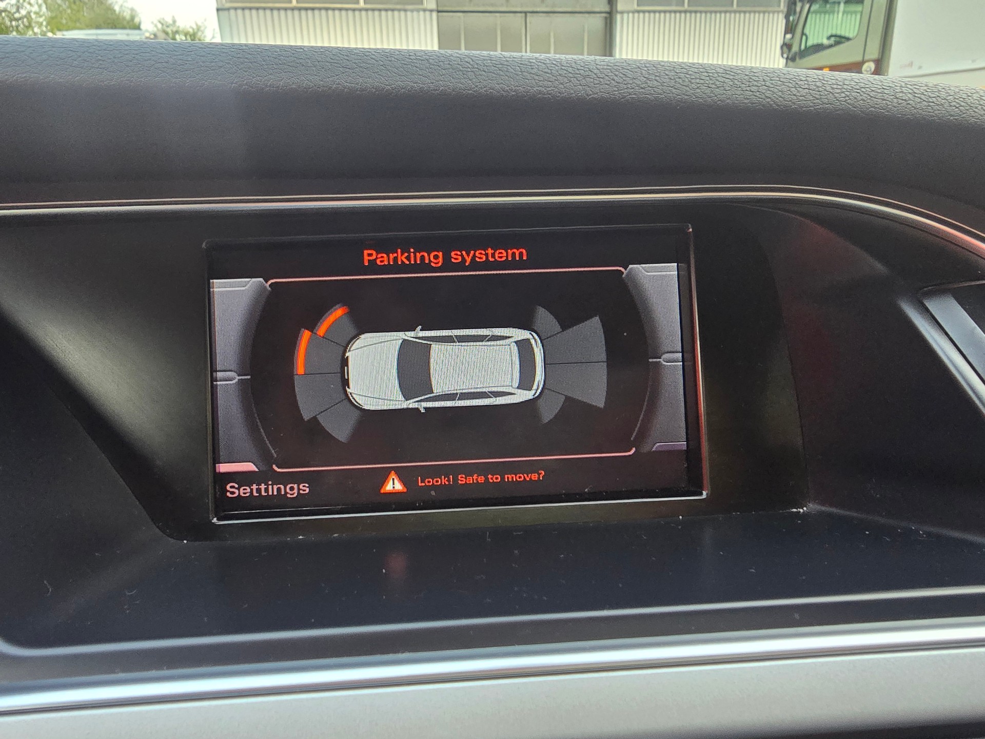 AUDI A4 Avant 2.0 TDI Attraction multitronic-image-20