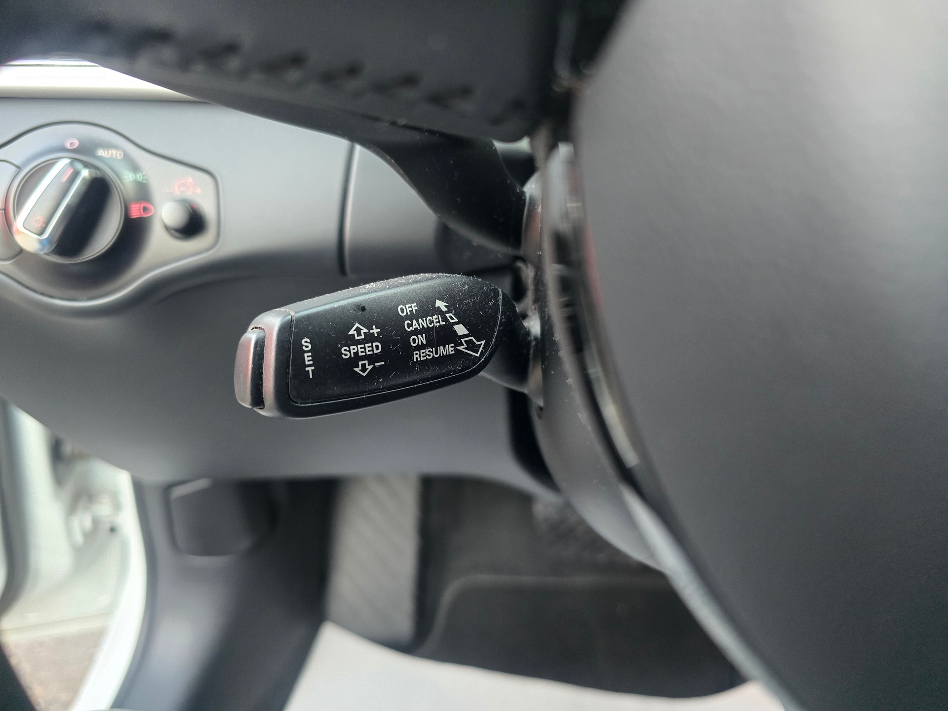 AUDI A4 Avant 2.0 TDI Attraction multitronic-image-19