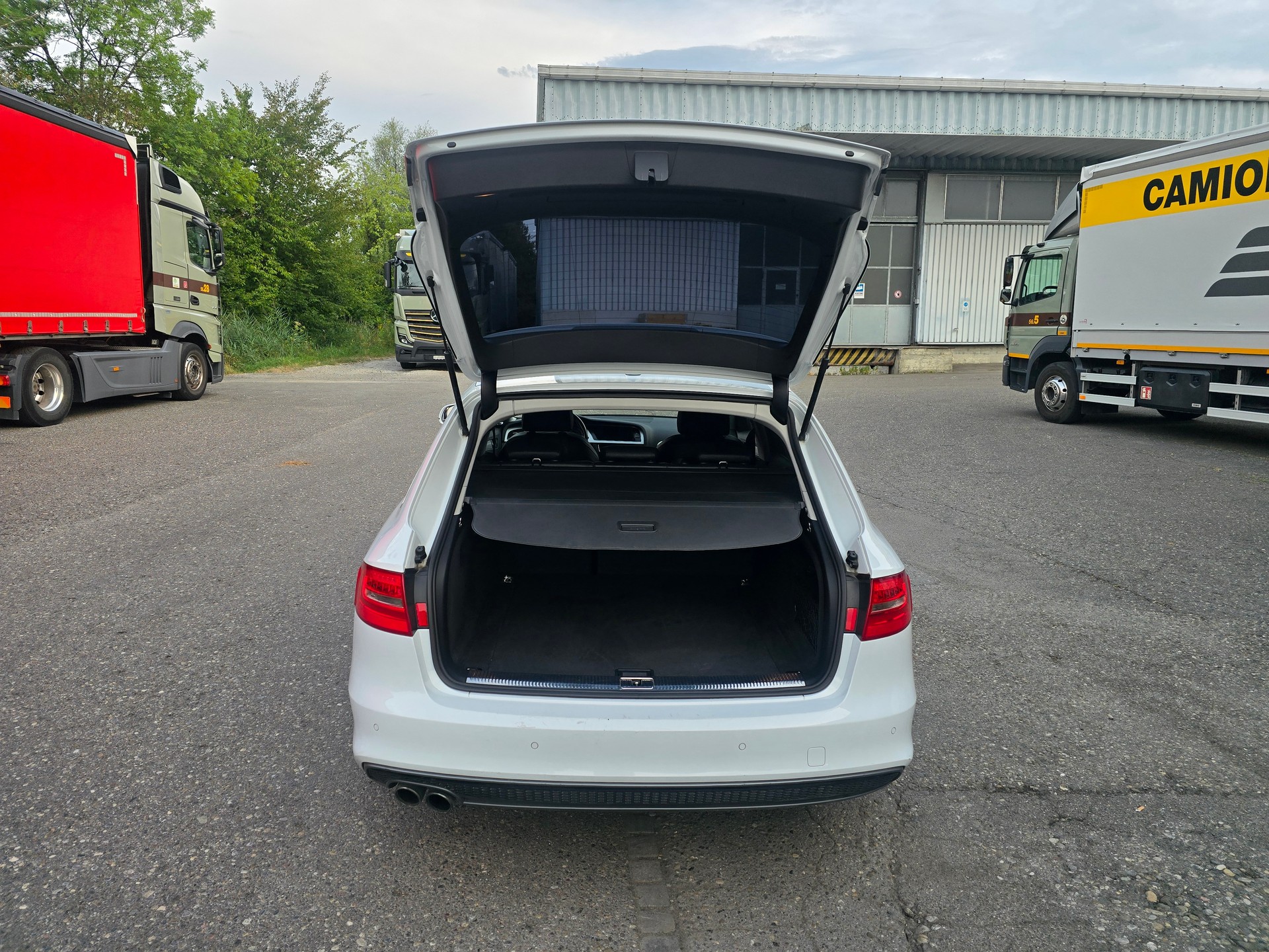 AUDI A4 Avant 2.0 TDI Attraction multitronic-image-6