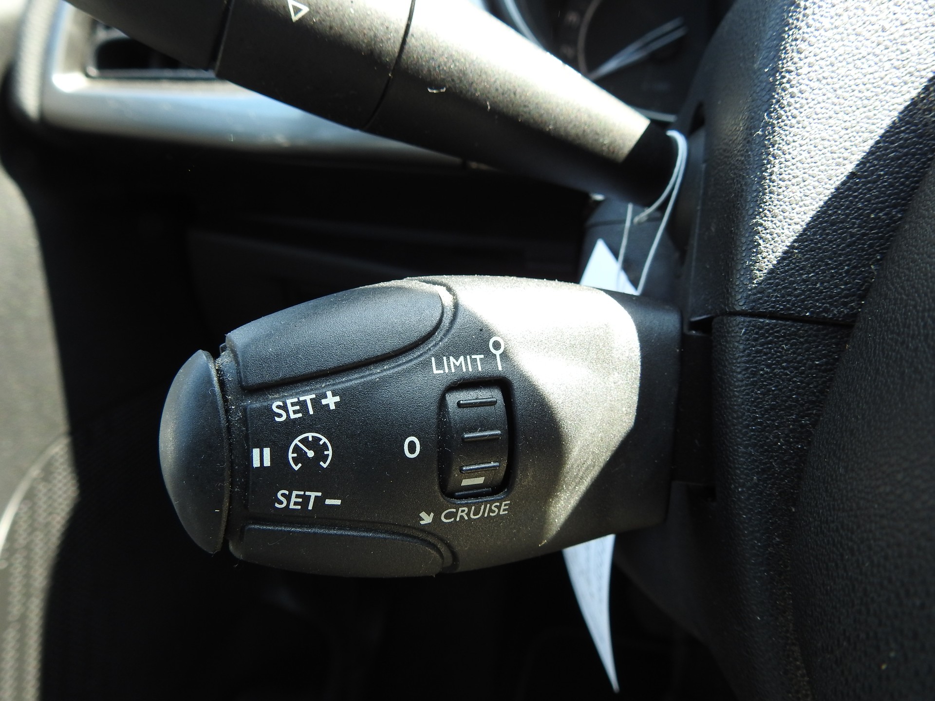 CITROEN C3 1.6i 16V Exclusive Automatic-image-23