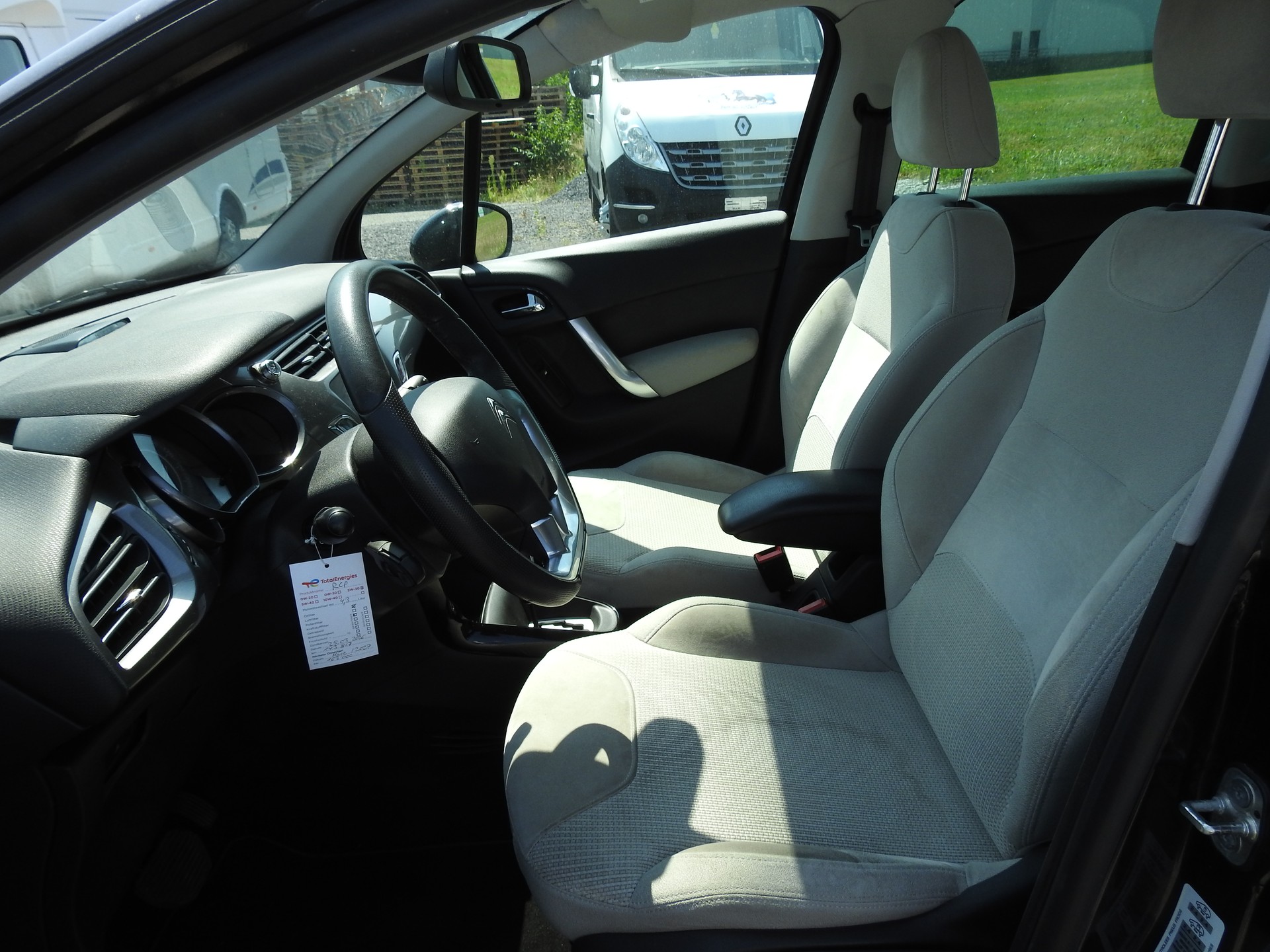 CITROEN C3 1.6i 16V Exclusive Automatic-image-12