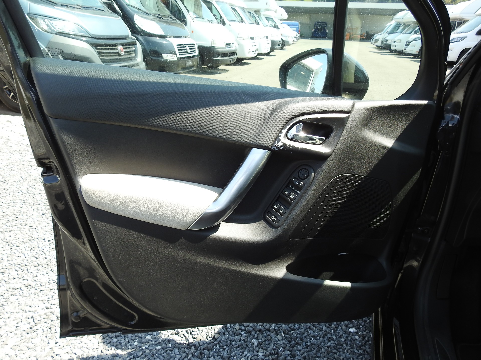 CITROEN C3 1.6i 16V Exclusive Automatic-image-10