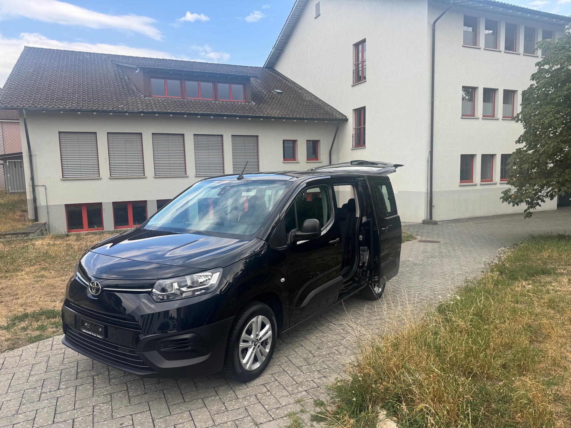 TOYOTA Proace City Verso 1.2 Shuttle Medium-image-13