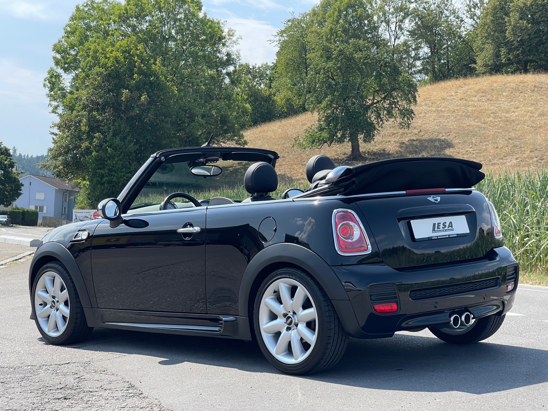 MINI Cooper S Cabriolet-image-2