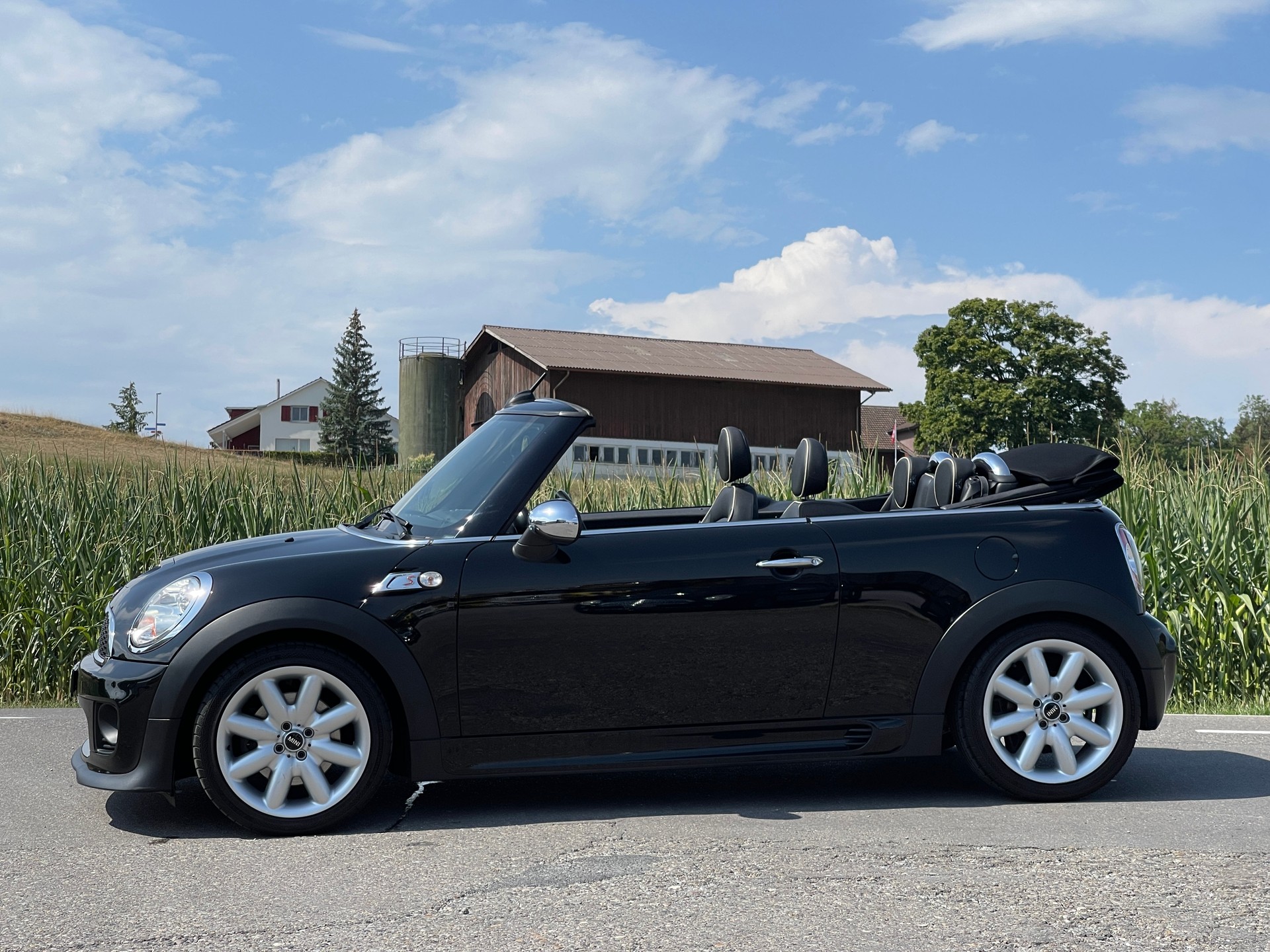 MINI Cooper S Cabriolet-image-1