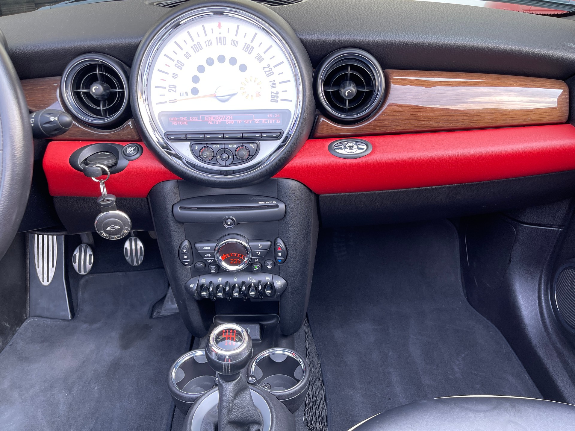 MINI Cooper S Cabriolet-image-12