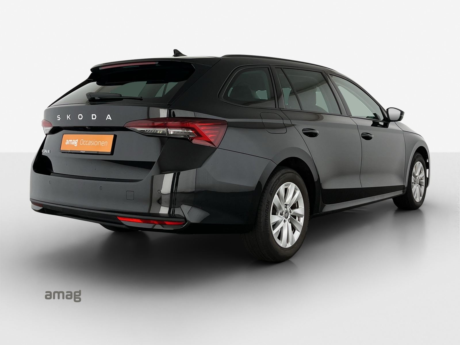 SKODA Octavia Combi 1.5 TSI mHEV DSG Dynamic-image-4