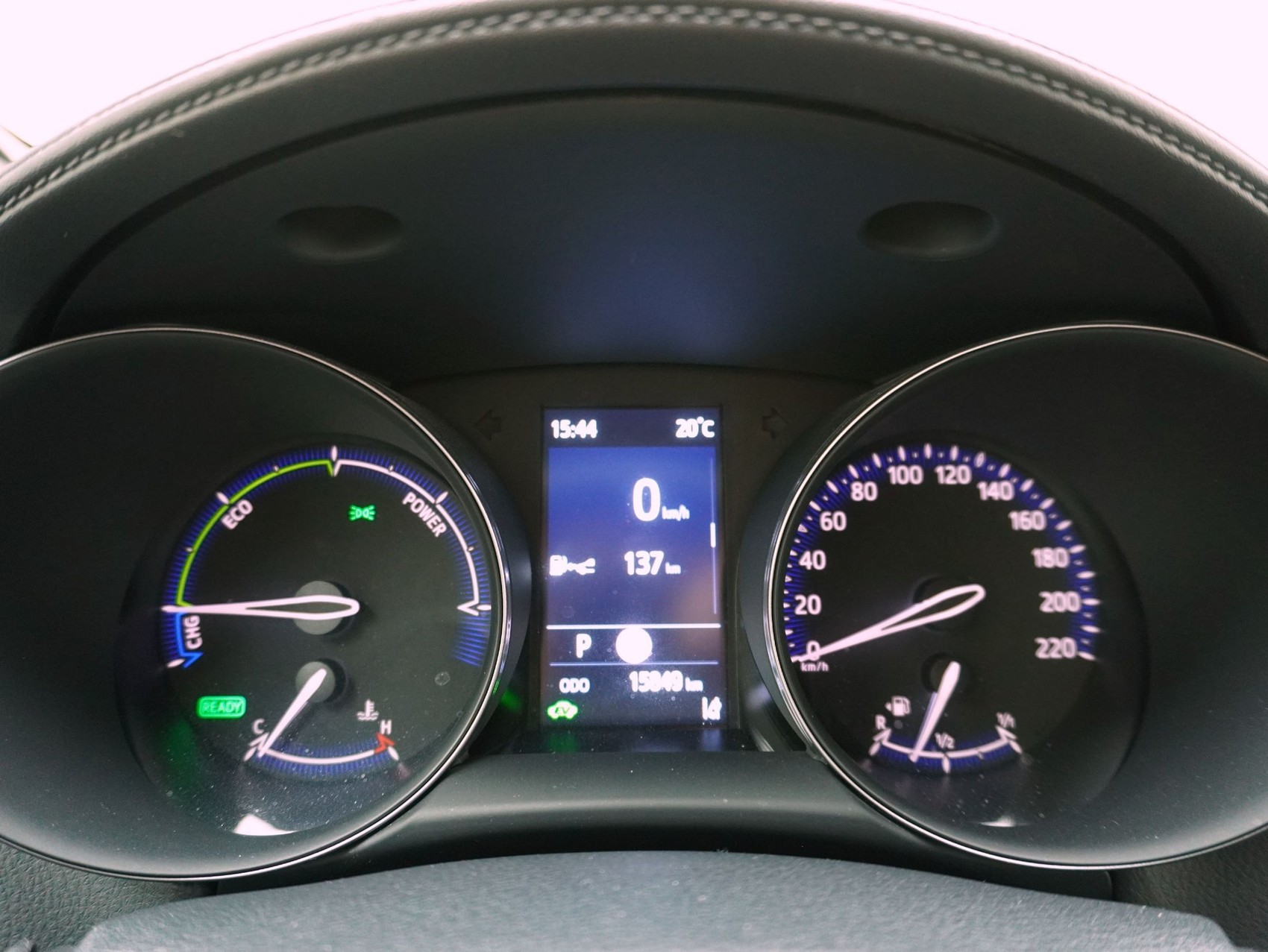 TOYOTA C-HR 2.0 VVTi HSD Trend-image-17