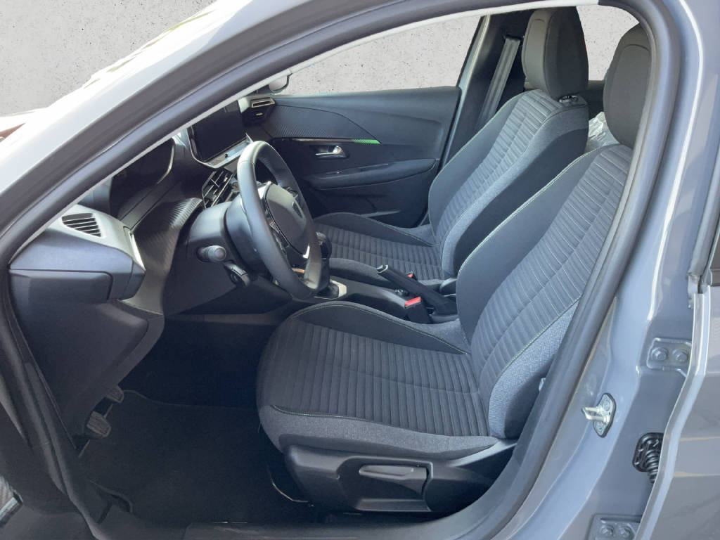PEUGEOT 208 1.2 PureTech Active-image-8