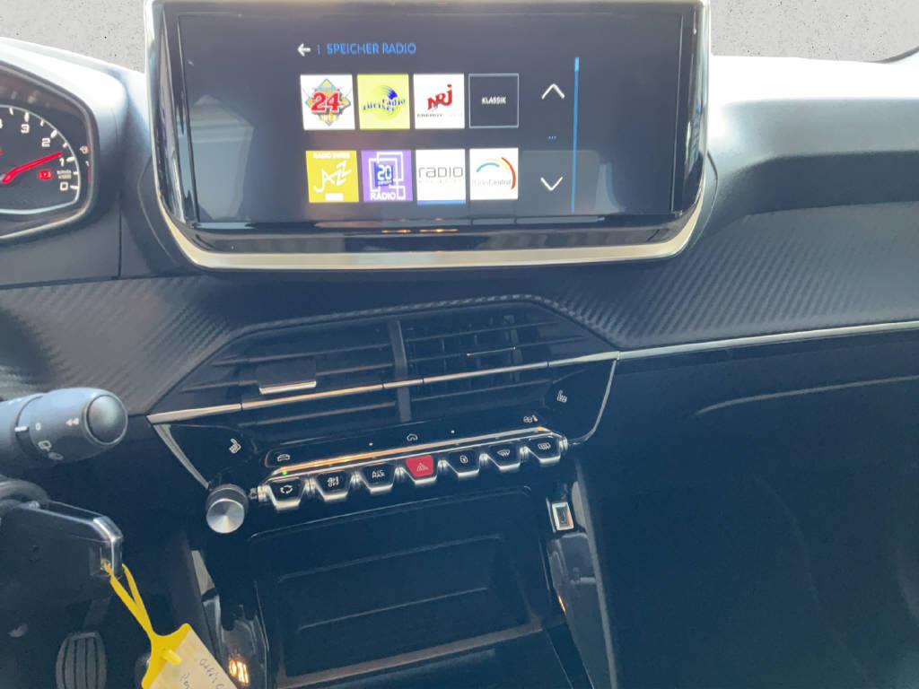 PEUGEOT 208 1.2 PureTech Active-image-11