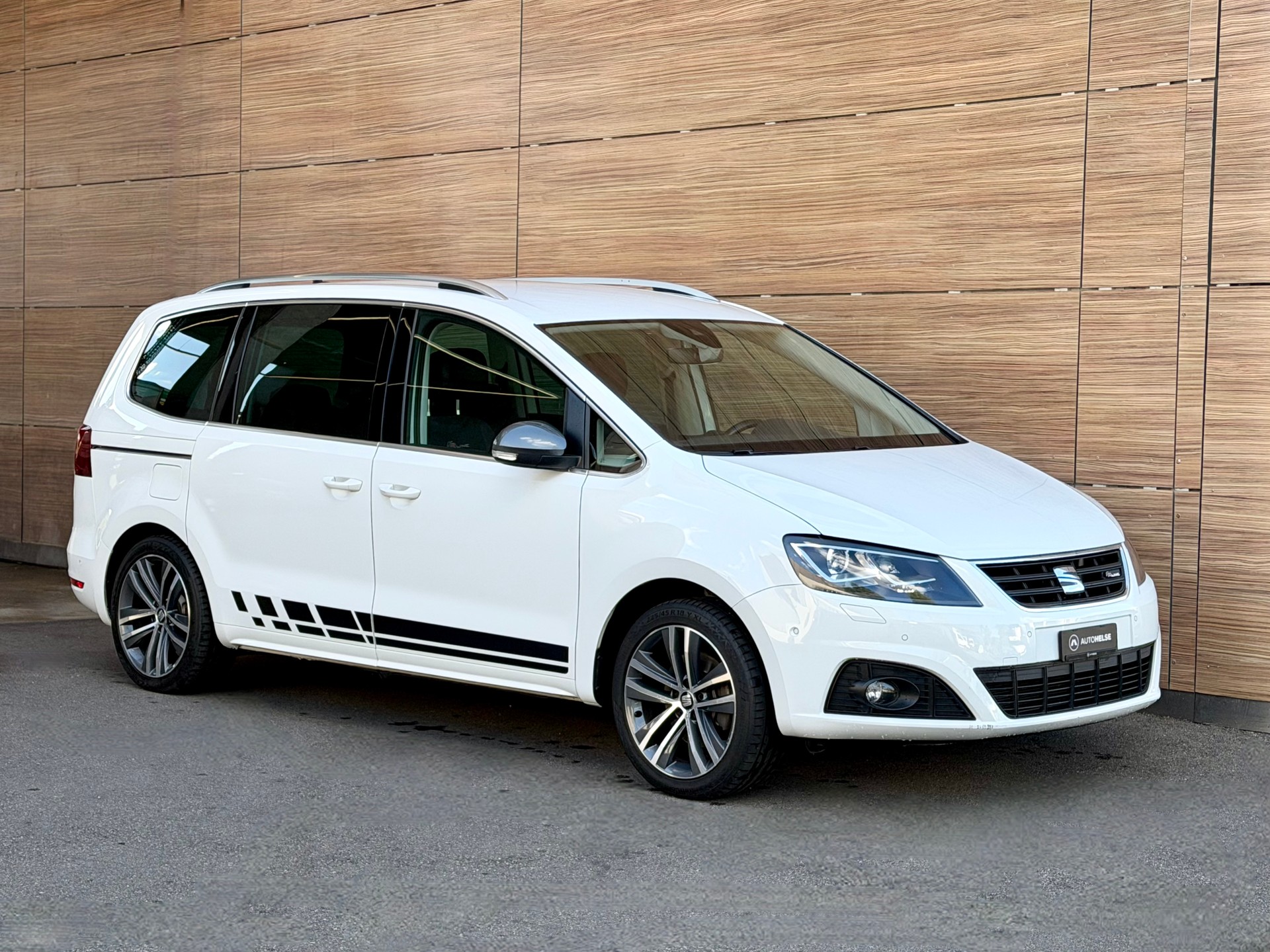 SEAT Alhambra 1.4 TSI FR Line DSG - 7 Plätzer - 8-fach Alu - AHK - Frisch ab MFK --image-1