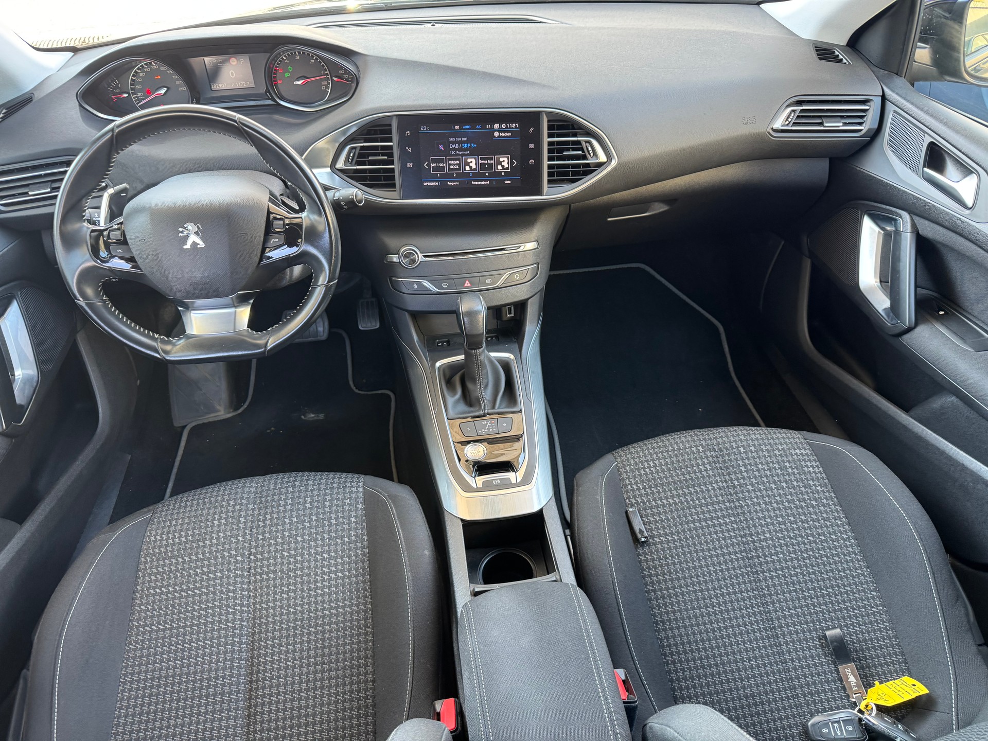 PEUGEOT 308 SW 1.5 BlueHDI Active EAT6-image-4