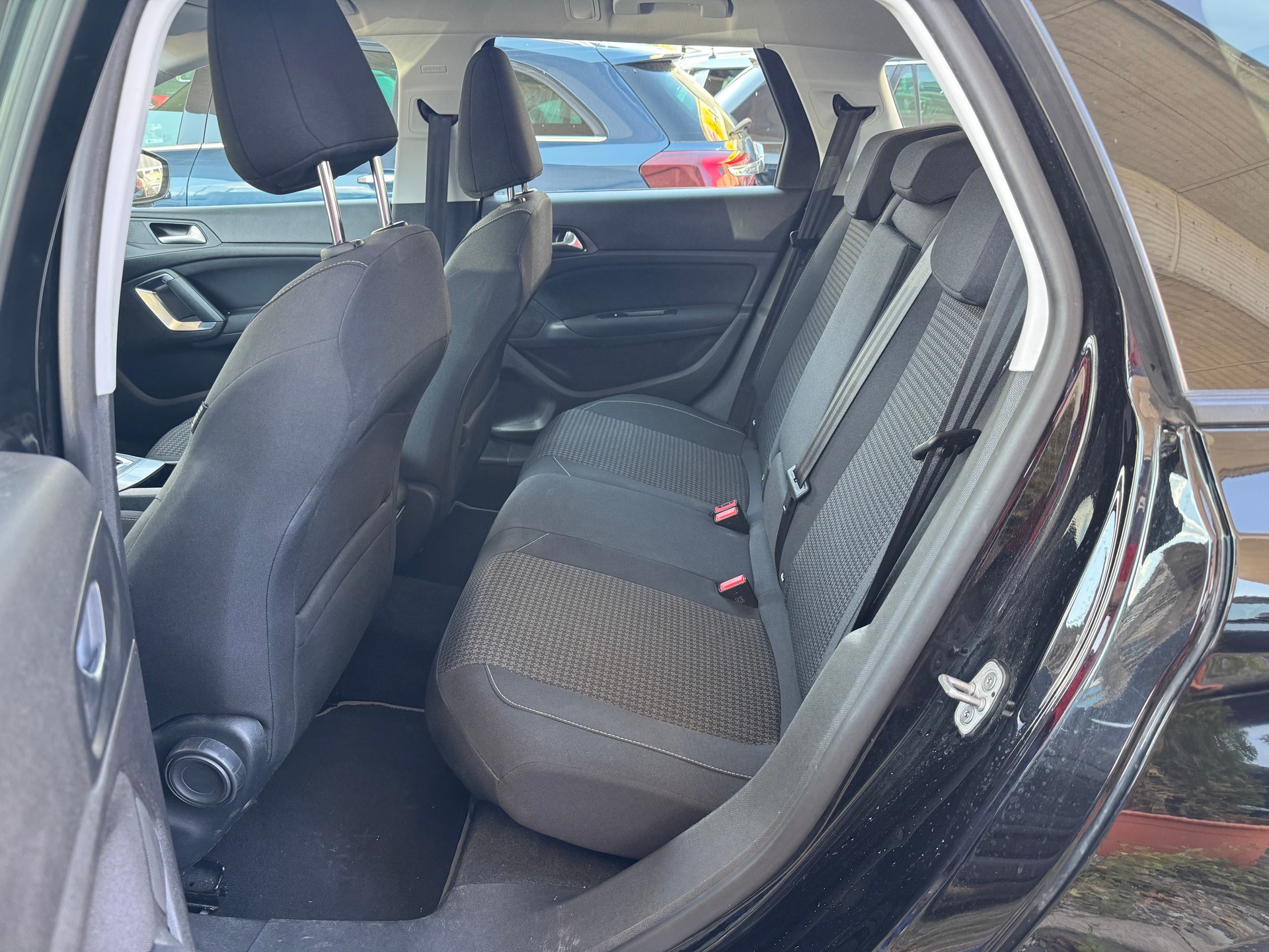 PEUGEOT 308 SW 1.5 BlueHDI Active EAT6-image-3