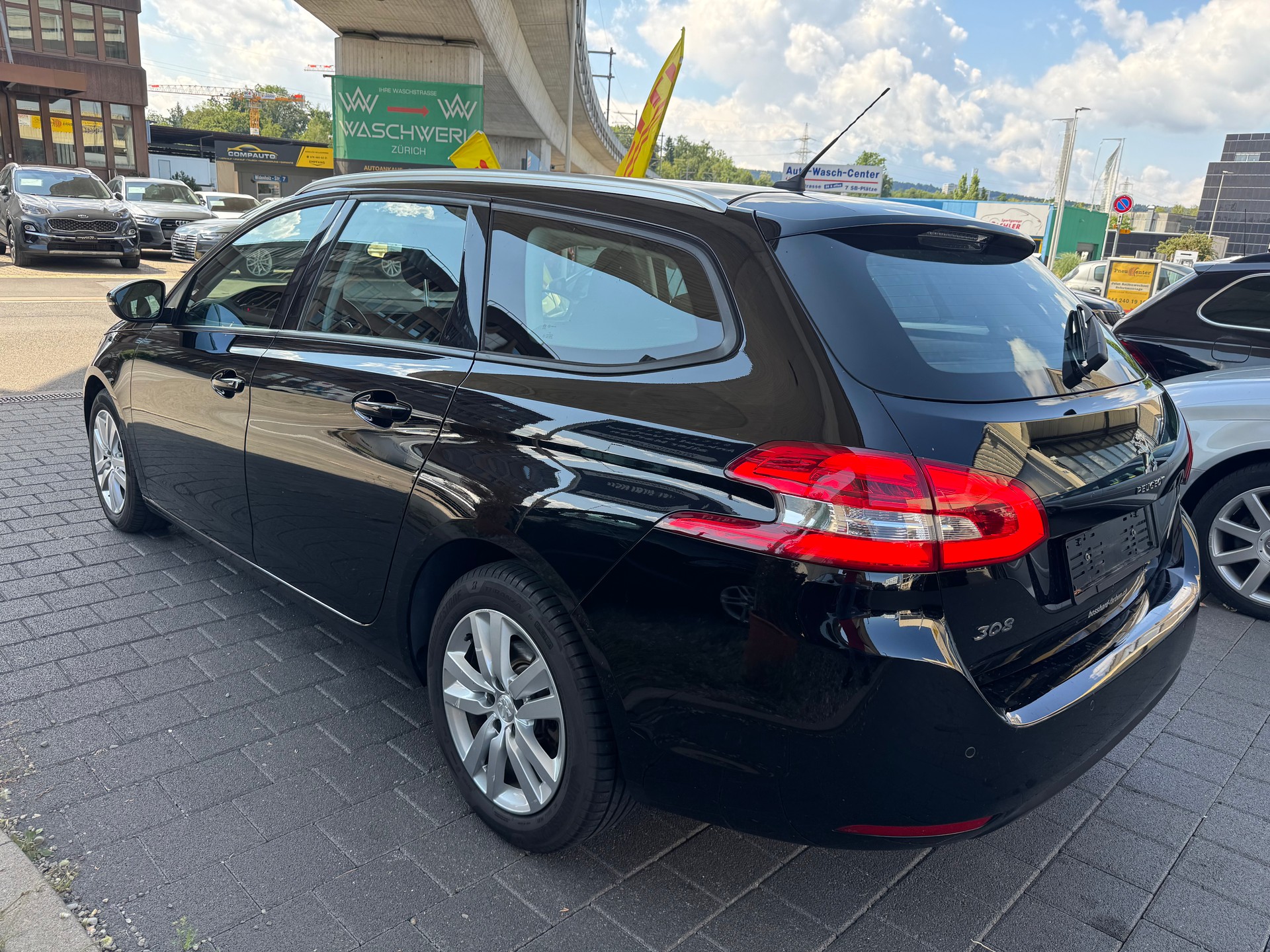PEUGEOT 308 SW 1.5 BlueHDI Active EAT6-image-2