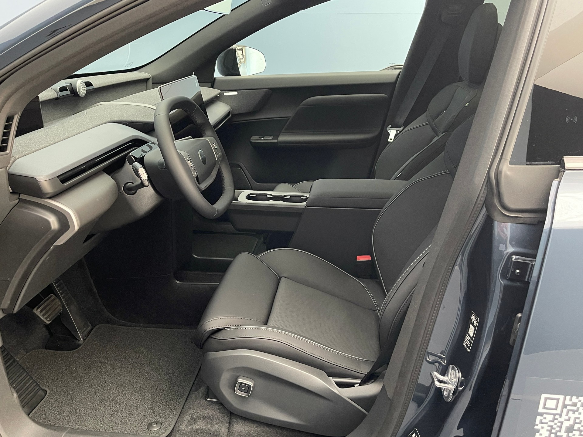 VOLVO EX60 Twin Ultra AWD-image-7