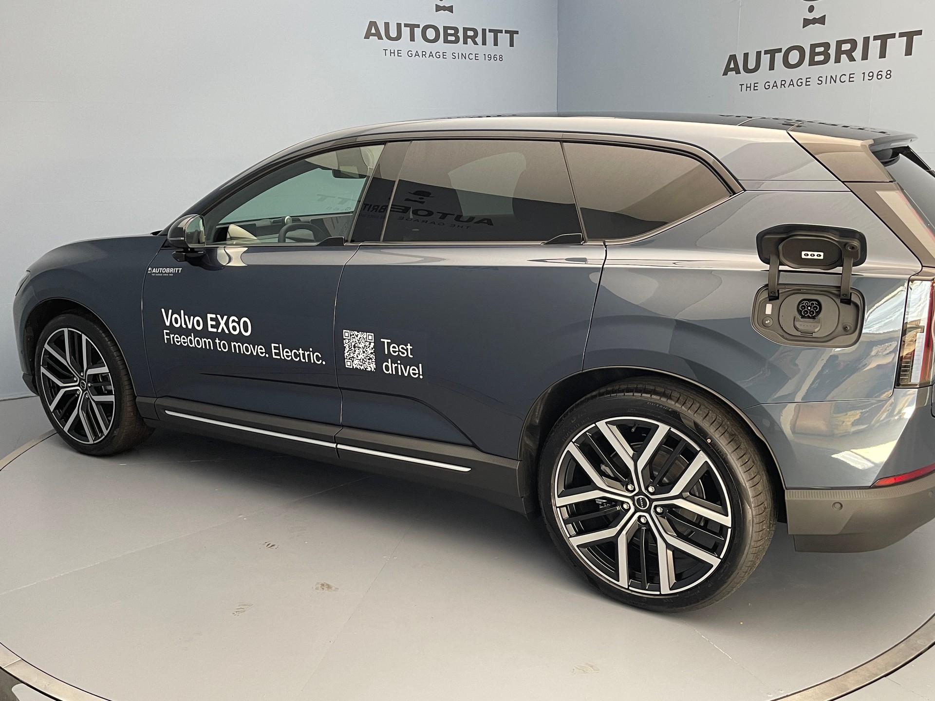 VOLVO EX60 Twin Ultra AWD-image-5