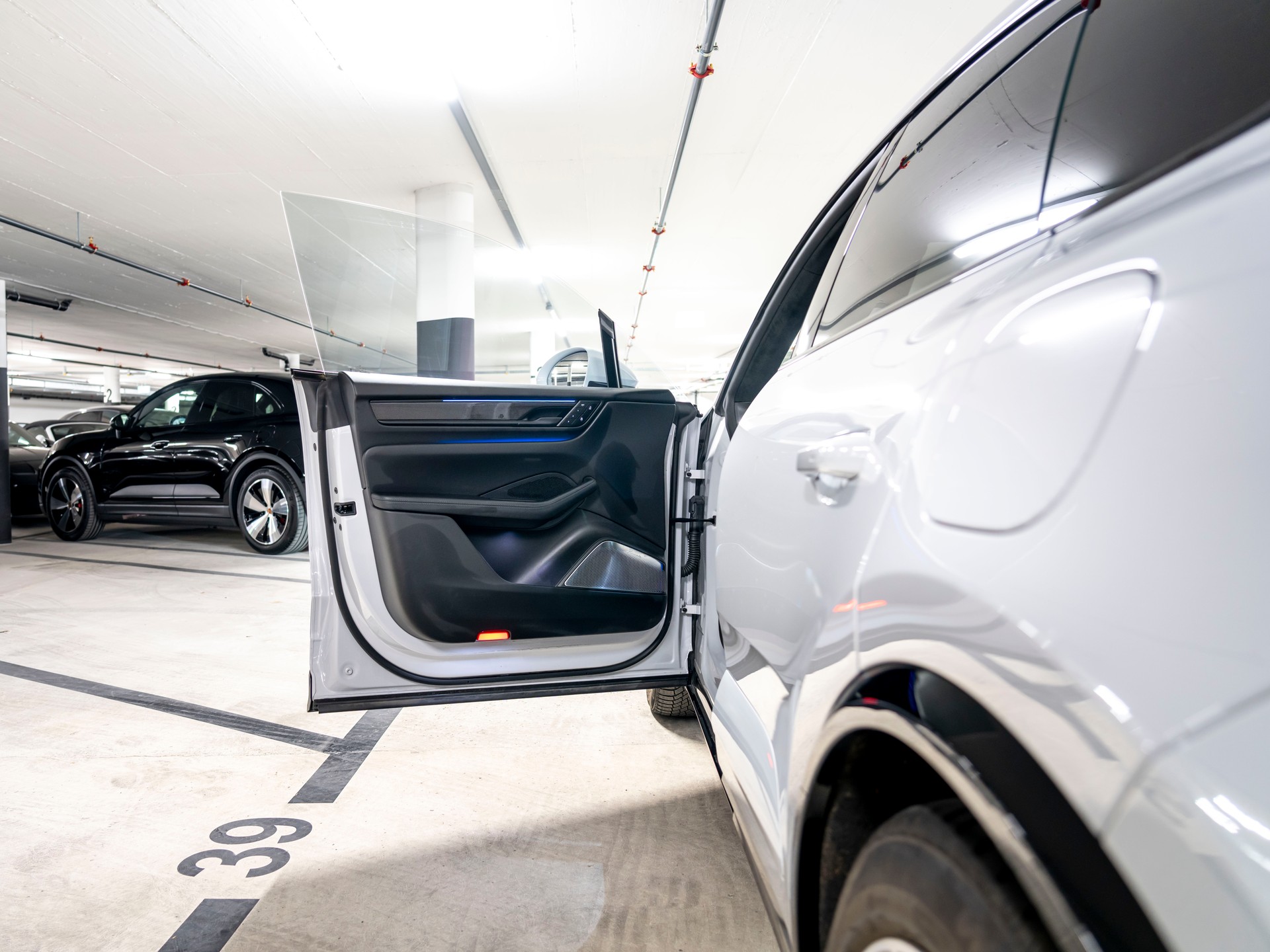 PORSCHE Macan Turbo 100kWh-image-23
