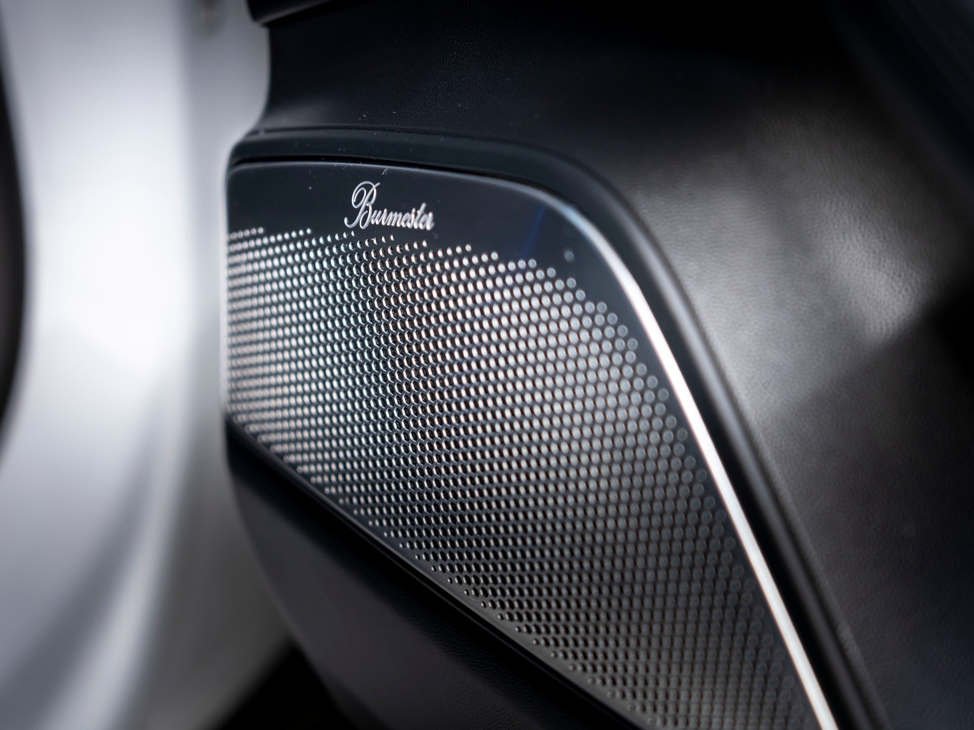 PORSCHE Macan Turbo 100kWh-image-22