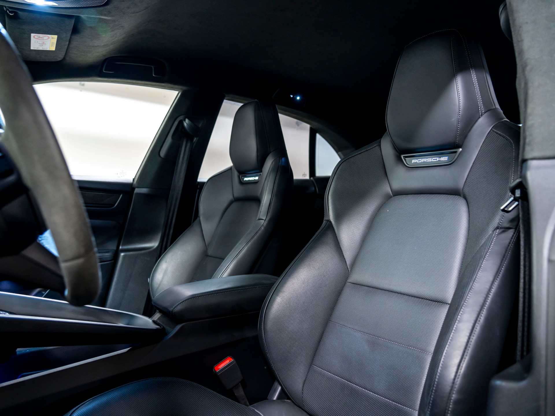 PORSCHE Macan Turbo 100kWh-image-18