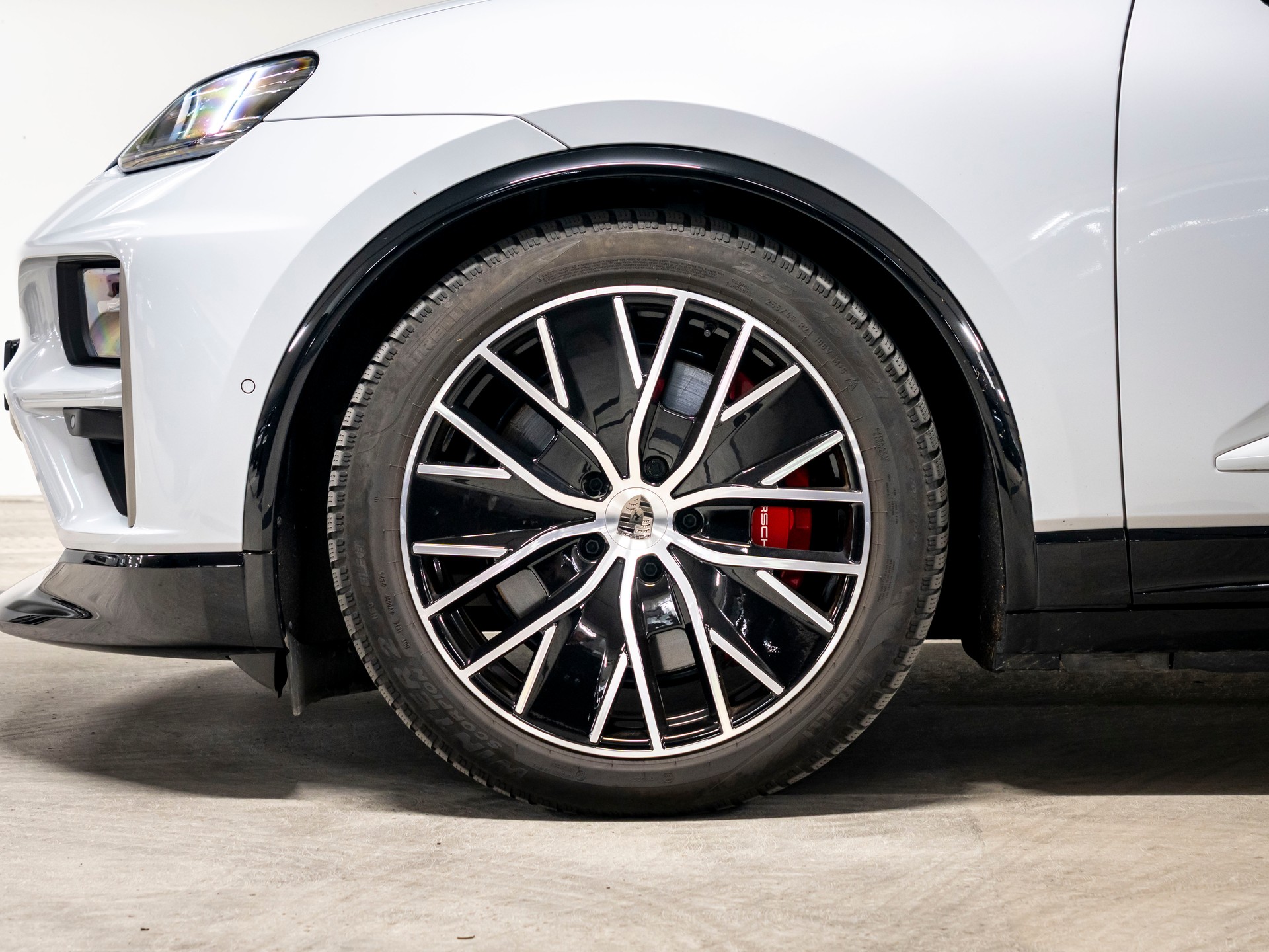 PORSCHE Macan Turbo 100kWh-image-6