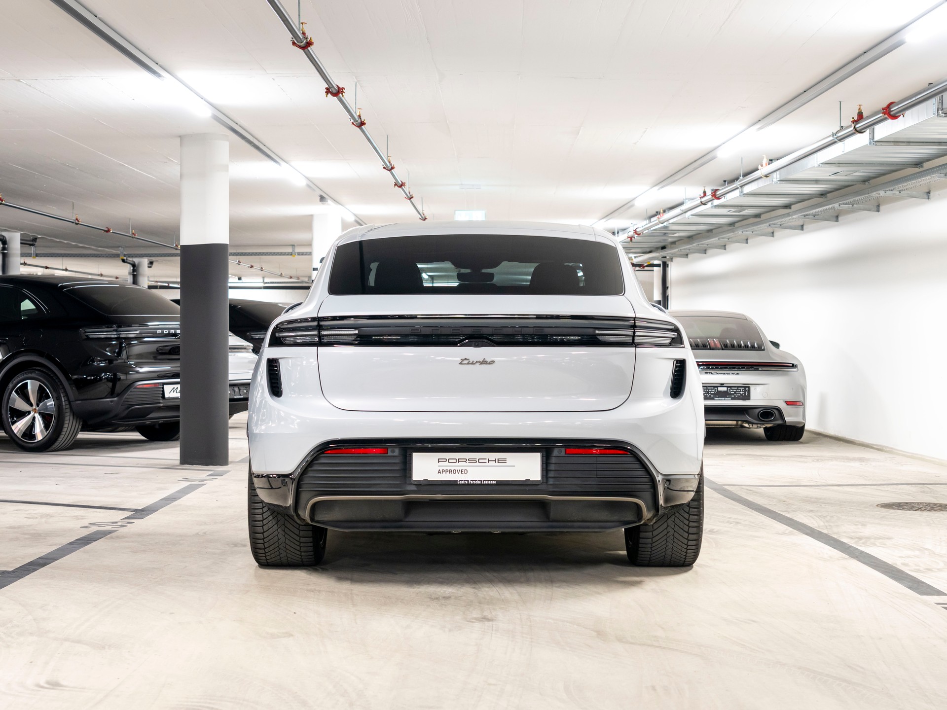 PORSCHE Macan Turbo 100kWh-image-4