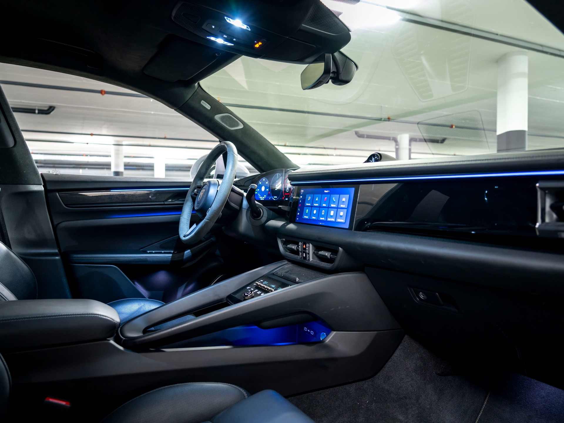PORSCHE Macan Turbo 100kWh-image-12