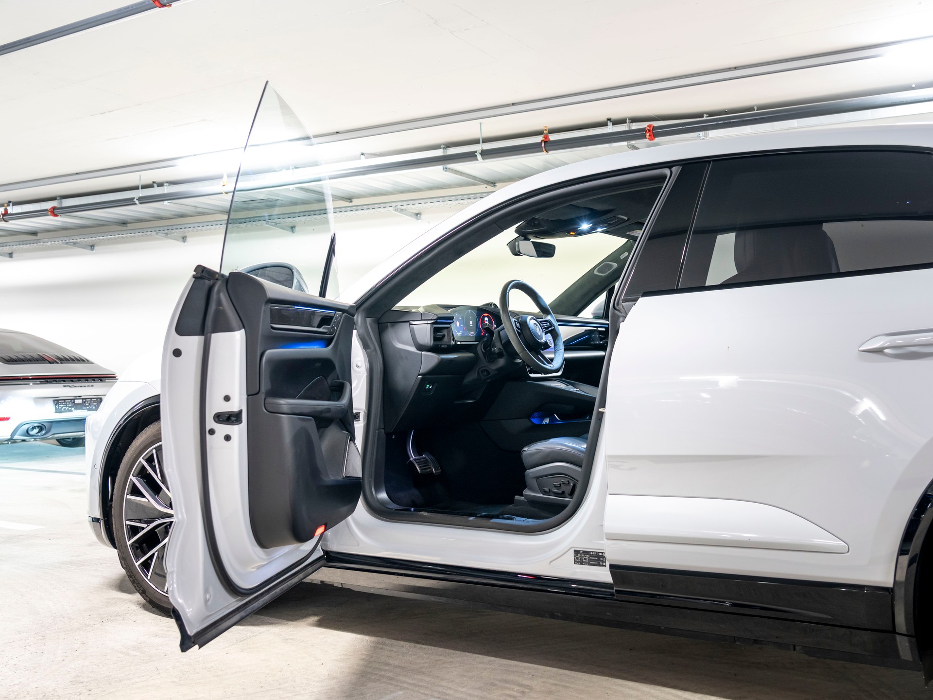 PORSCHE Macan Turbo 100kWh-image-19