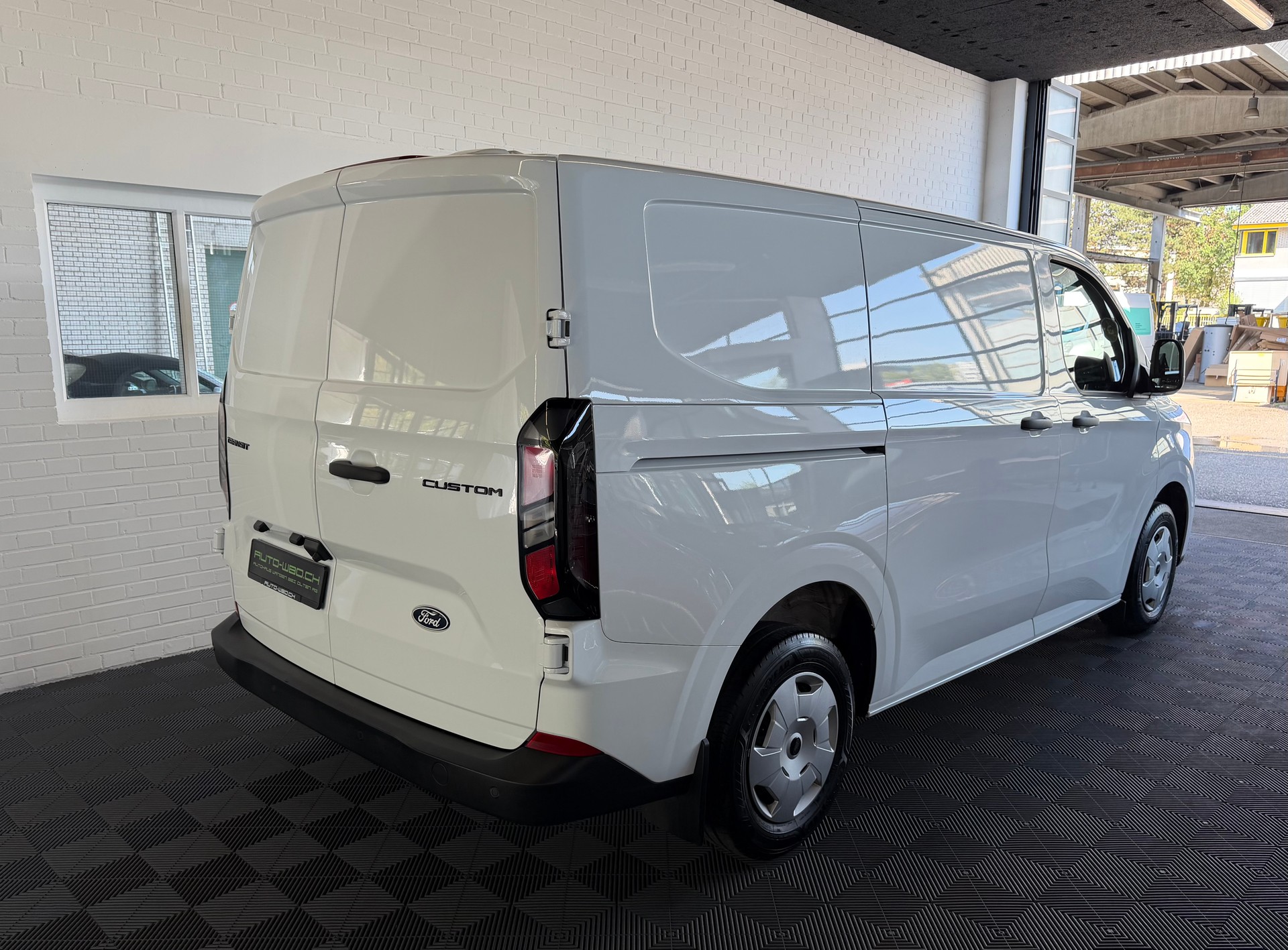 FORD Transit Custom Van 280 L1H1 Trend * KLIMA * NAVI / APPLE CAR PLAY * RÜCKFAHRKAMERA *-showroom-element-2