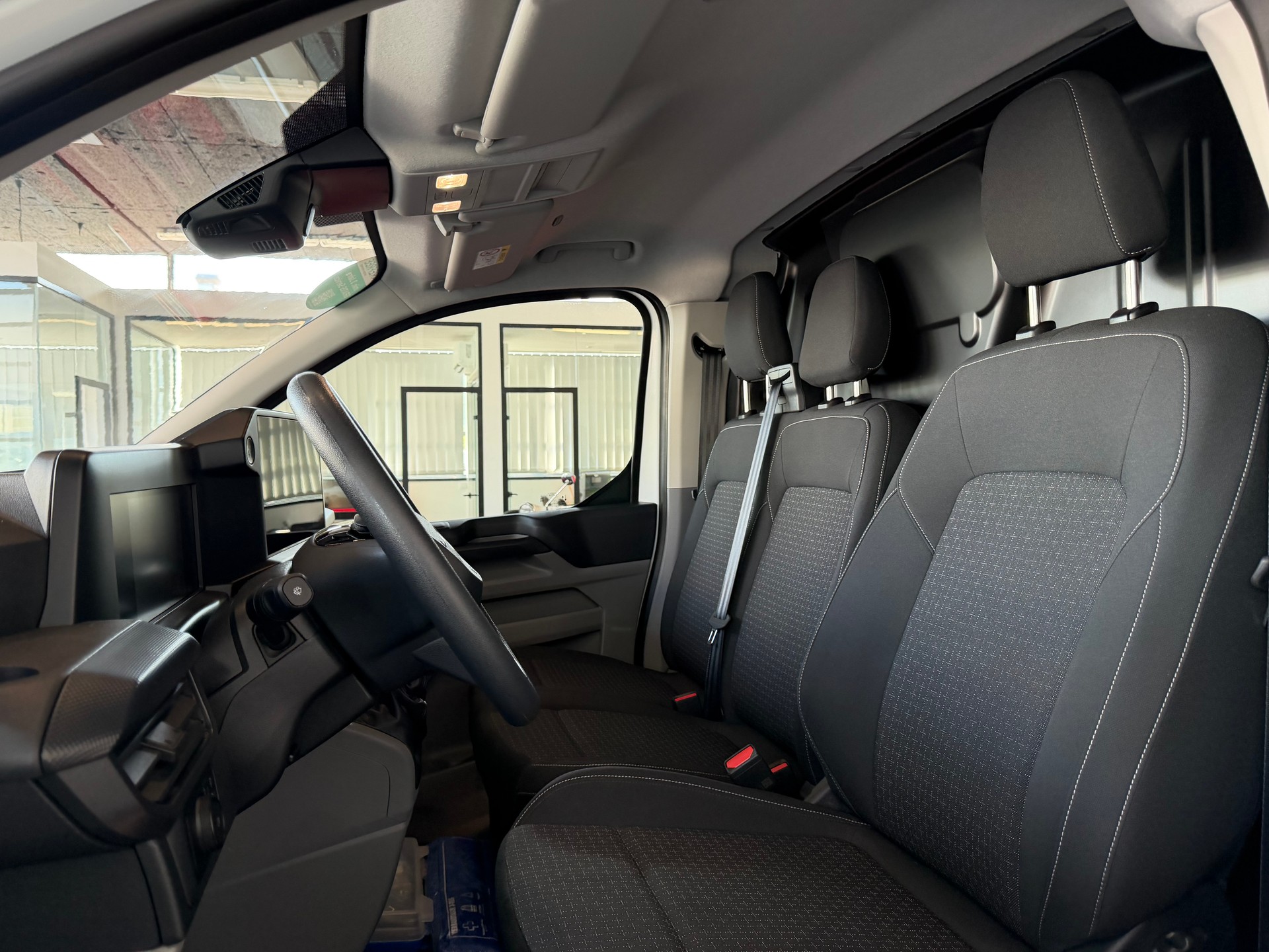FORD Transit Custom Van 280 L1H1 Trend * KLIMA * NAVI / APPLE CAR PLAY * RÜCKFAHRKAMERA *-image-11