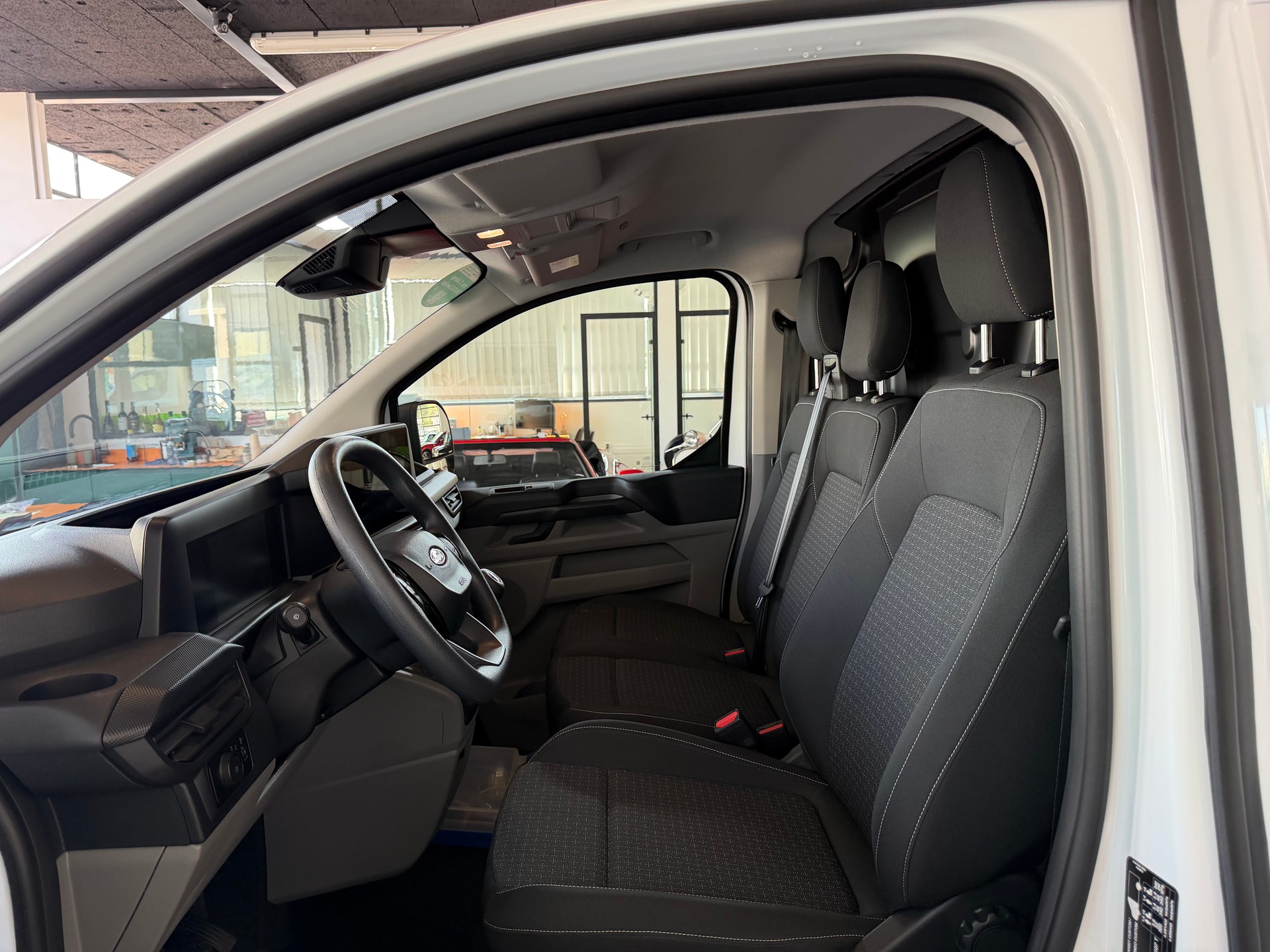 FORD Transit Custom Van 280 L1H1 Trend * KLIMA * NAVI / APPLE CAR PLAY * RÜCKFAHRKAMERA *-image-12