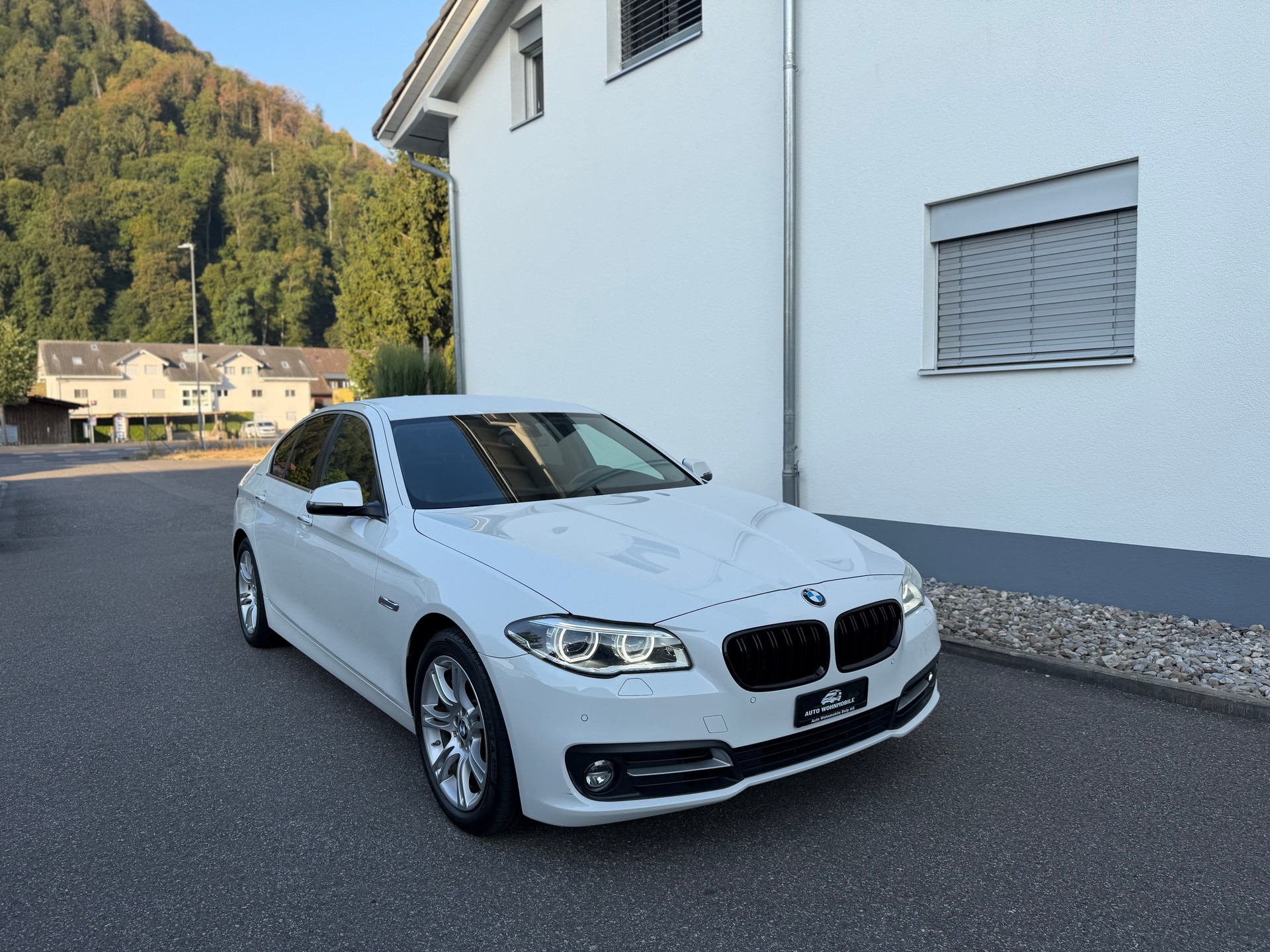 BMW 525d xDrive Steptronic-image-1