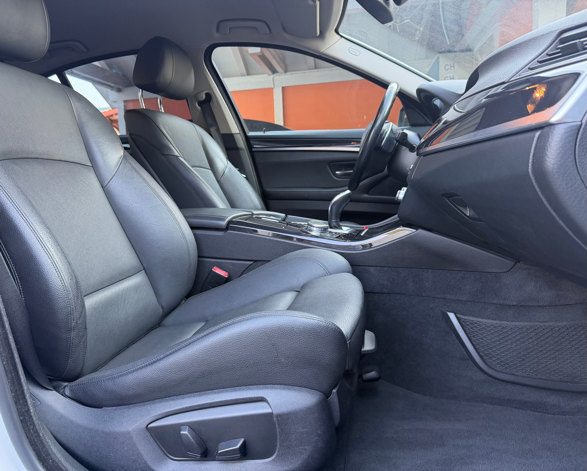 BMW 525d xDrive Steptronic-image-16