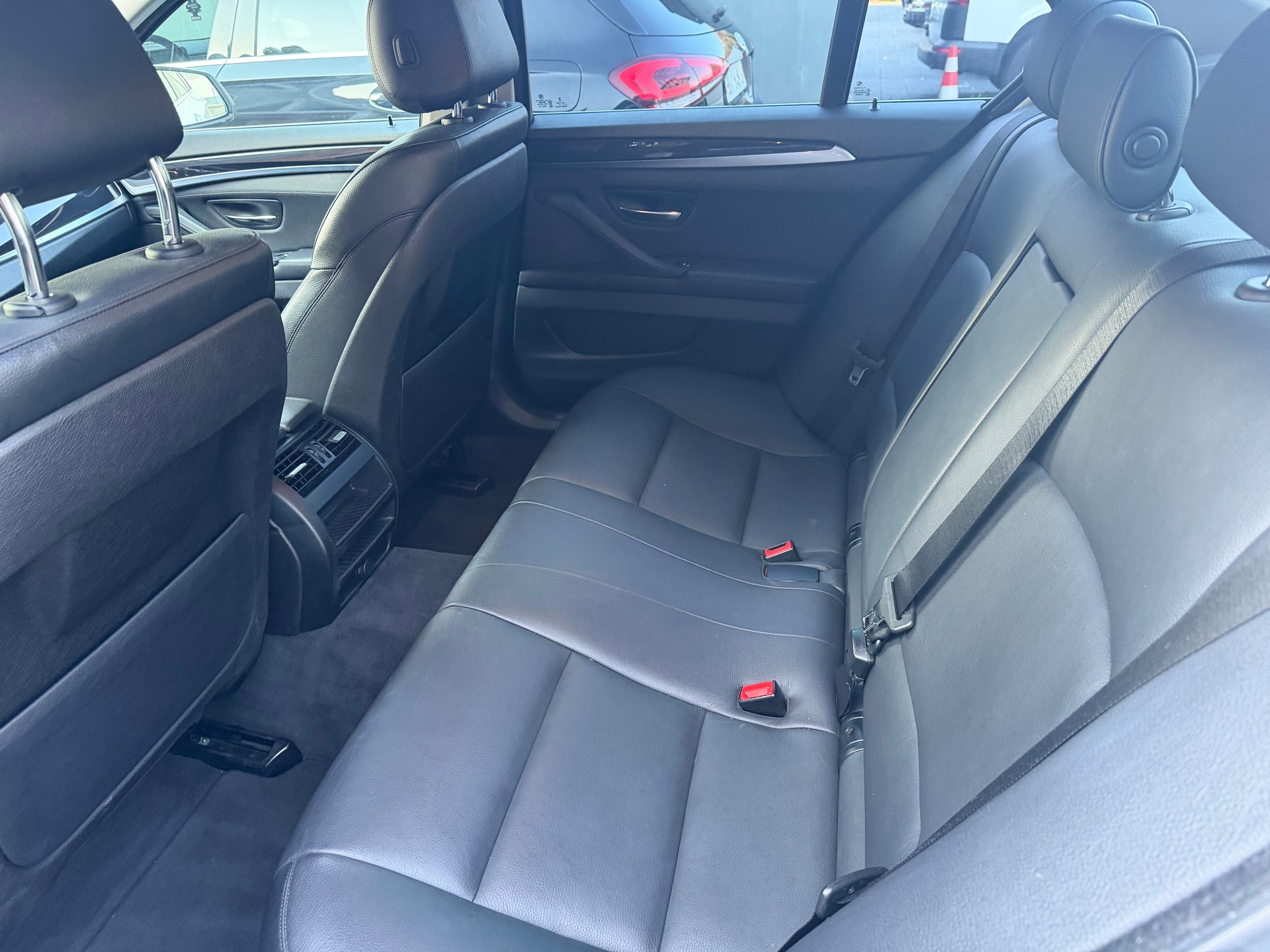 BMW 525d xDrive Steptronic-image-17
